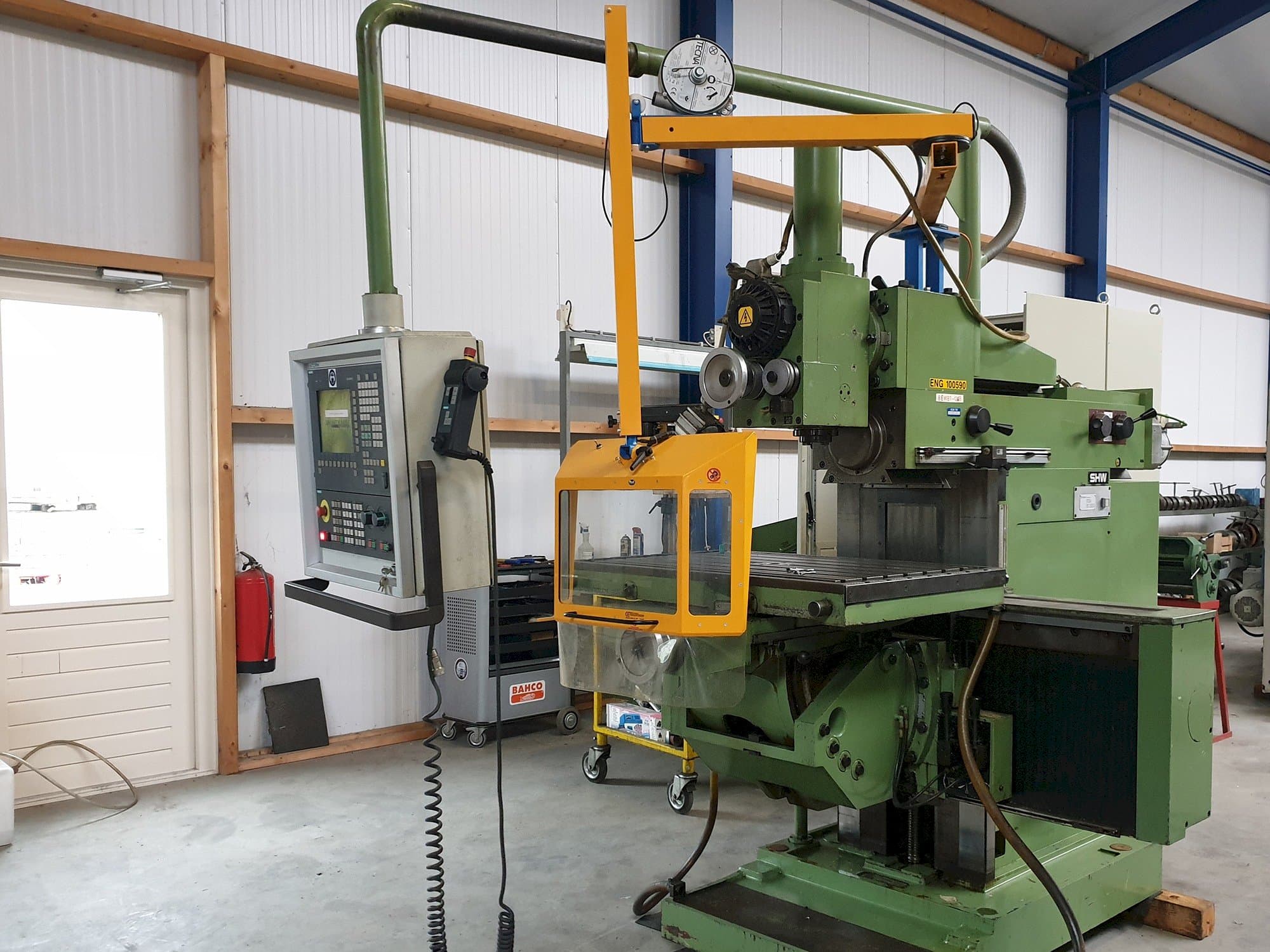 Right view of SHW UF 21 Machine