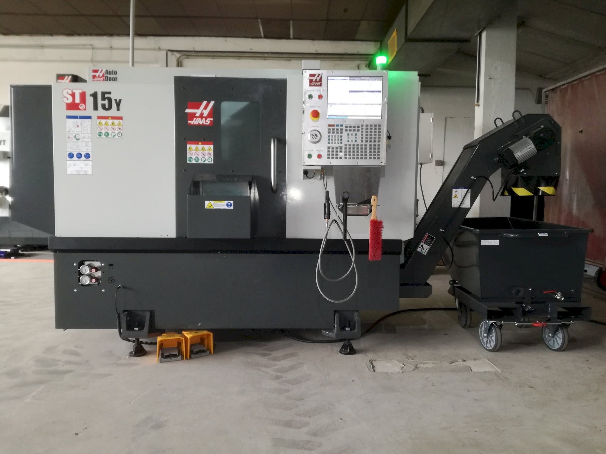 Front view of HAAS ST 15y  machine