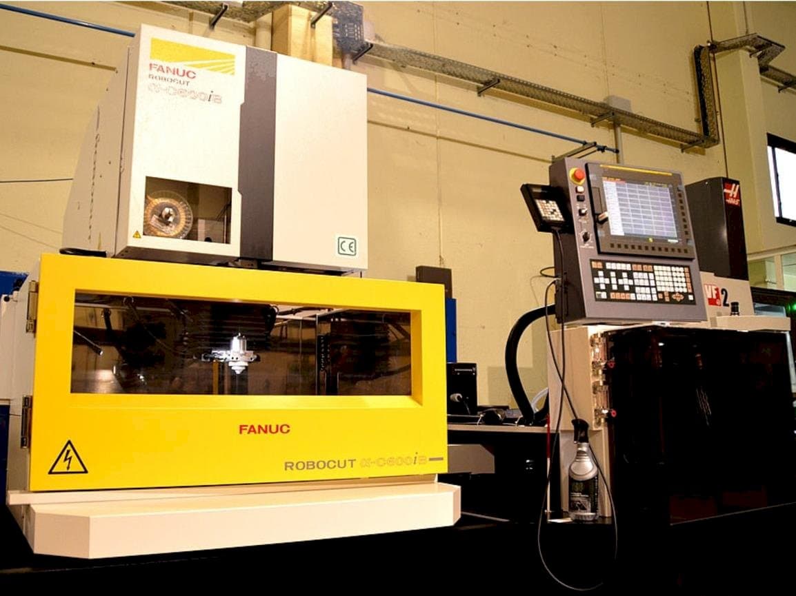 Front view of FANUC Robocut Alpha-CiB machine