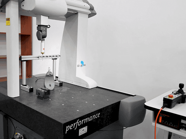 Front view of Hexagon Global 050705 machine