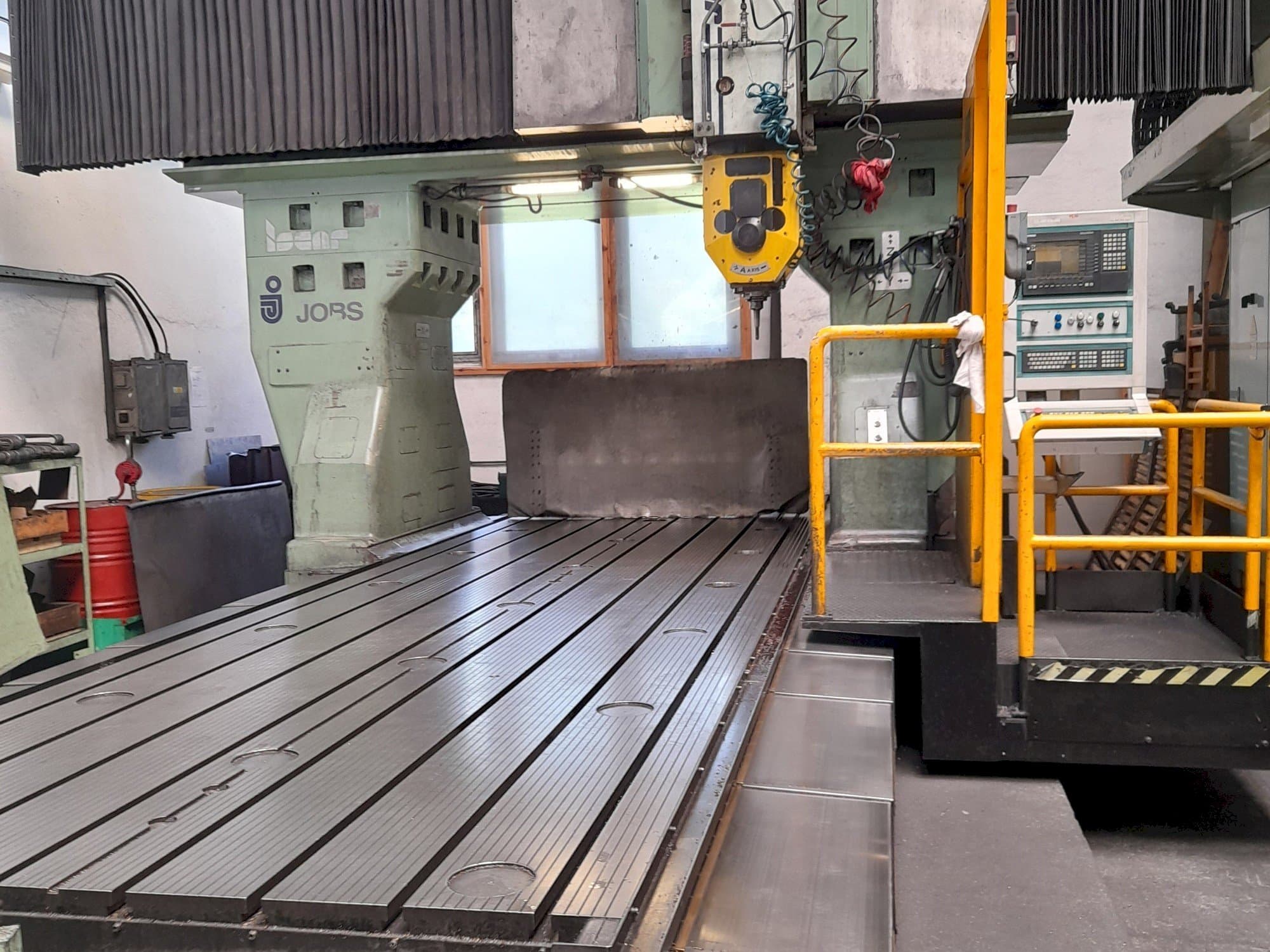 Front view of JOBS JoMach 243 machine