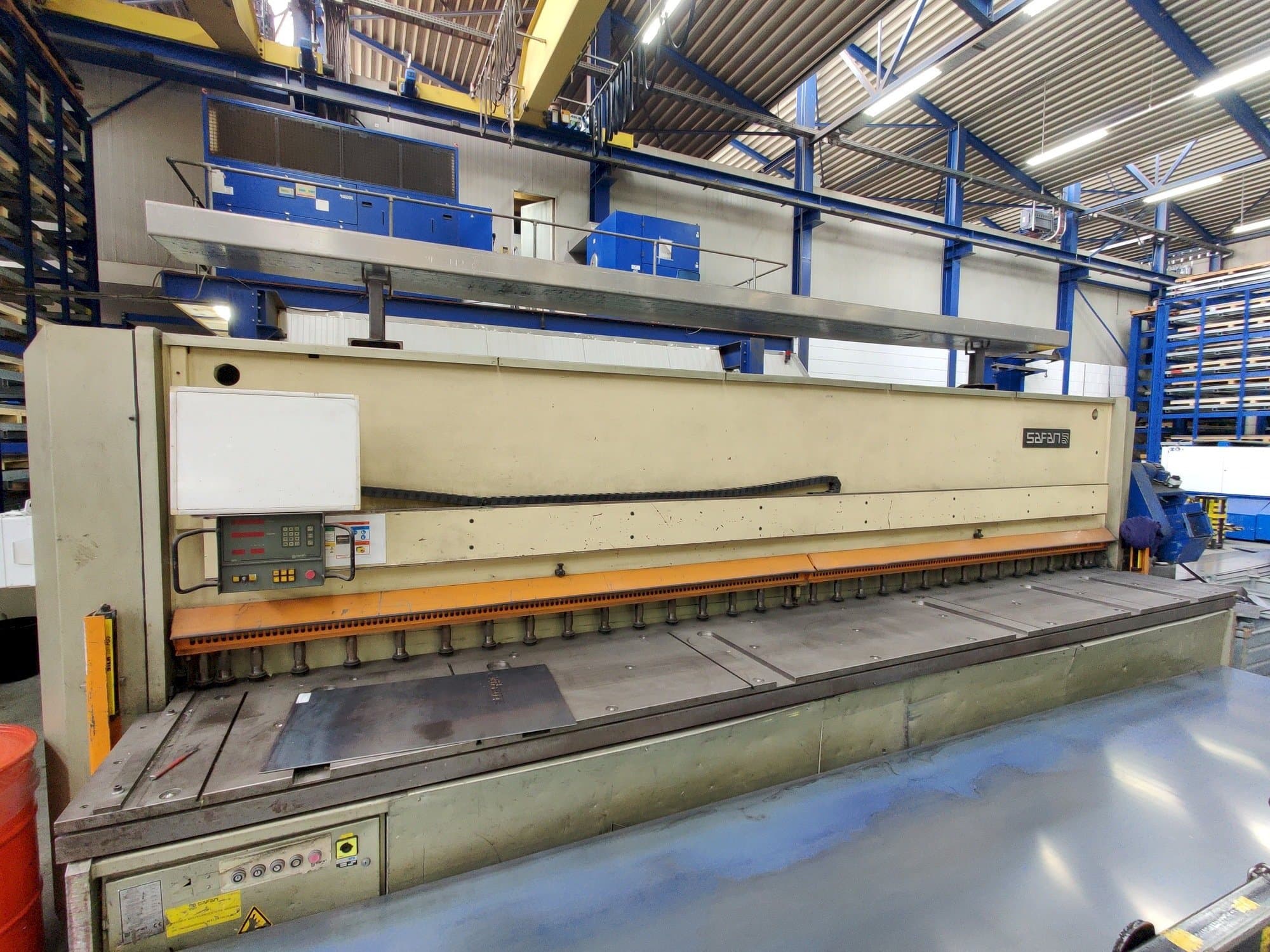 Front view of Safan HVR610-10 machine