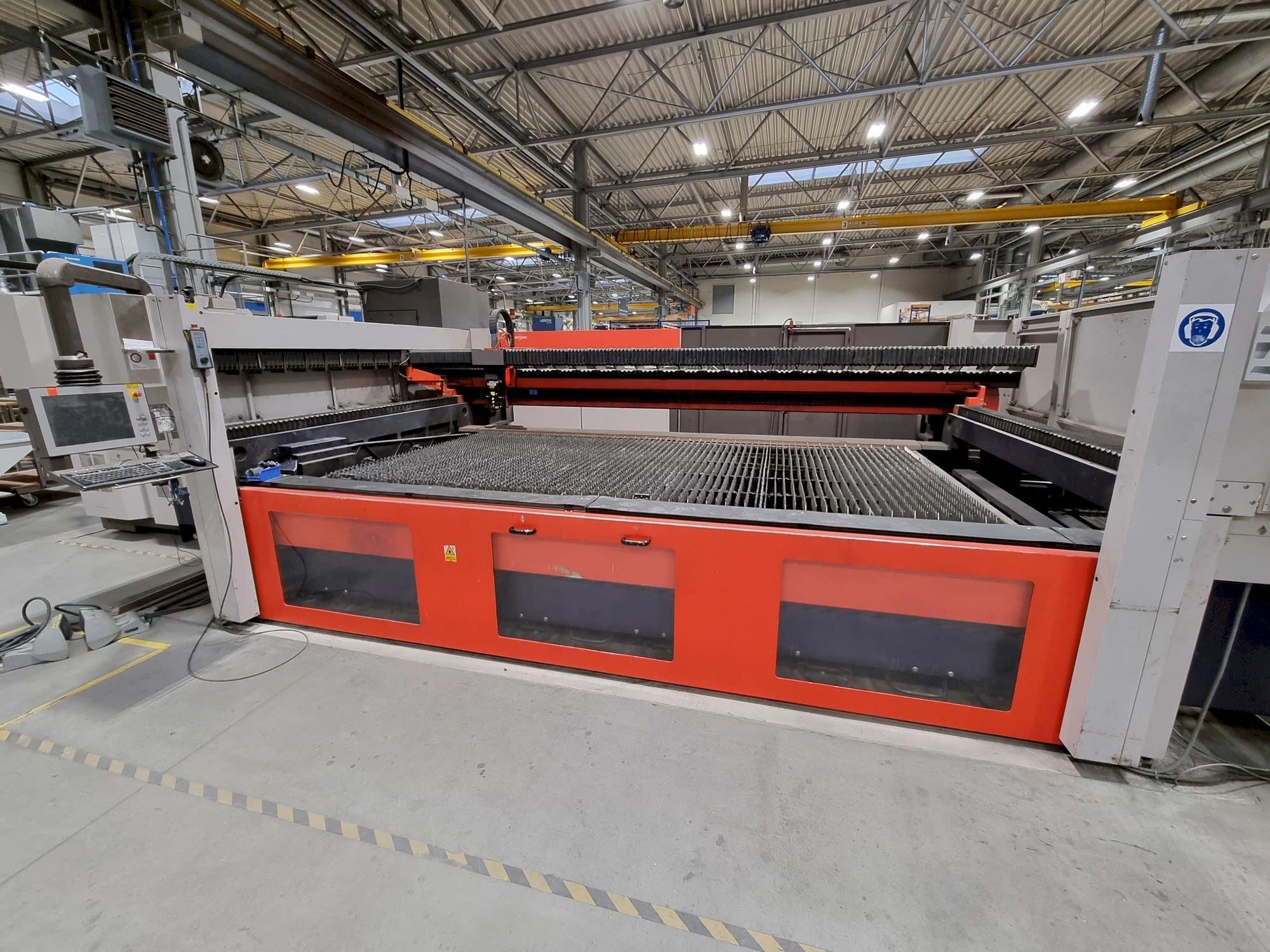 Front view of Bystronic Bylaser 4400 machine