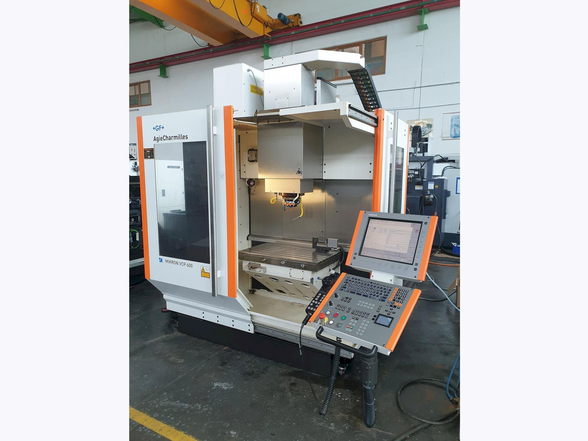 Front view of MIKRON VCP 600 machine