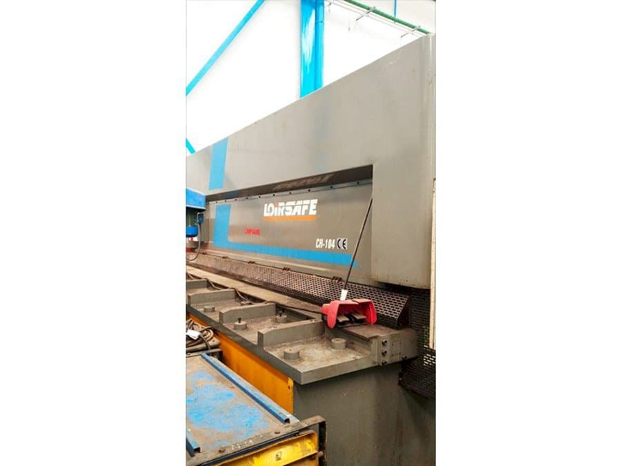 Front view of Loire Safe CH-104 machine