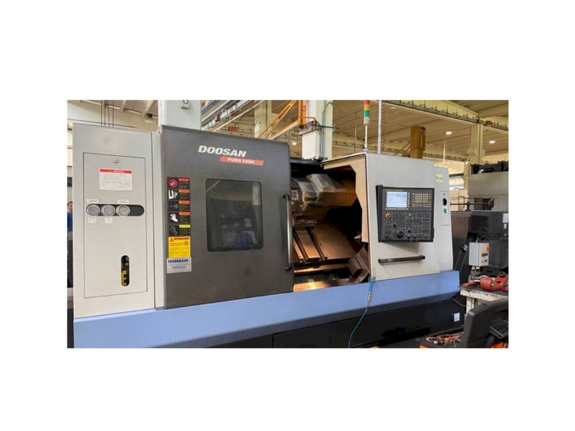 Front view of Doosan PUMA 480 MB machine
