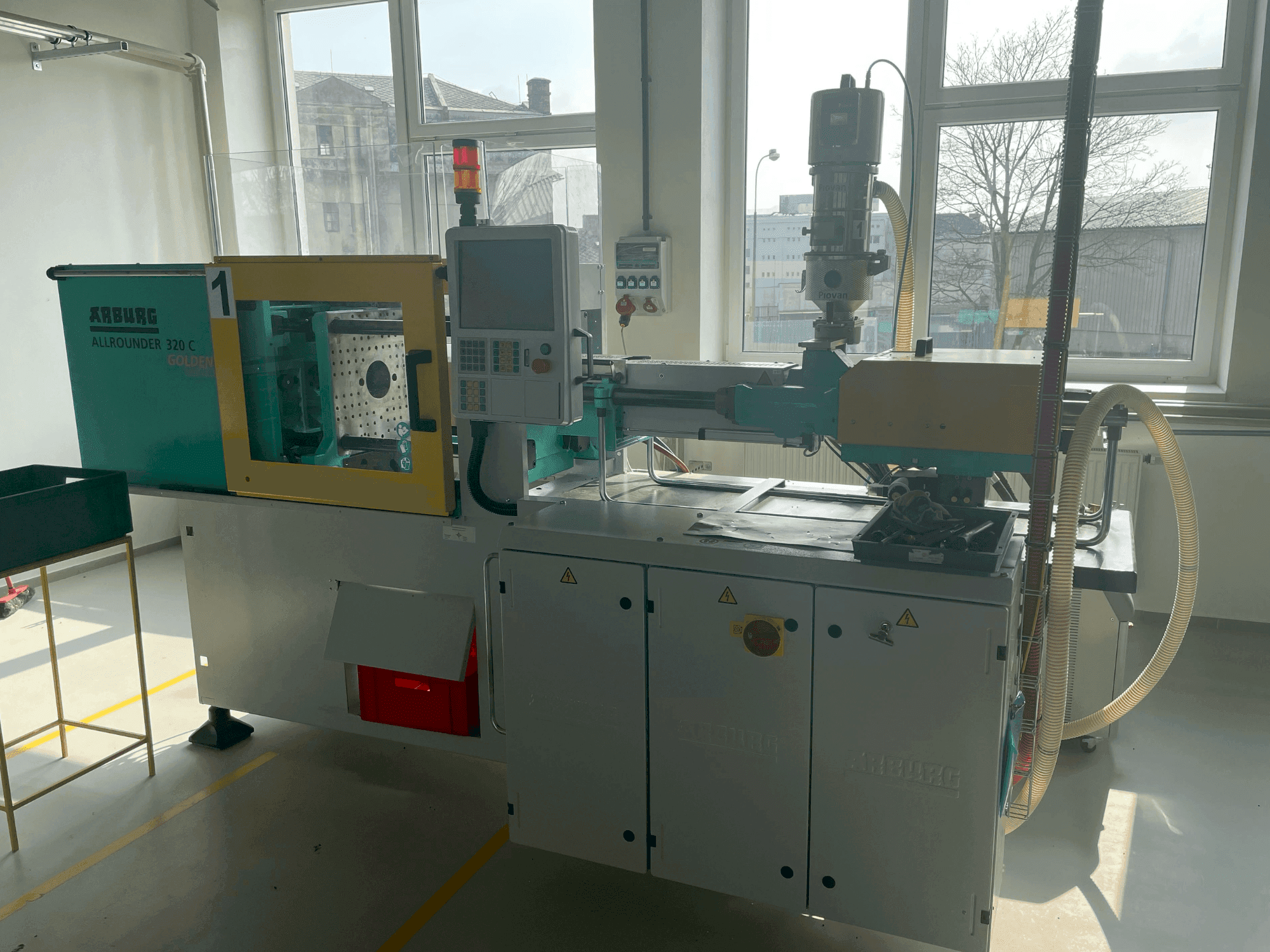 Front view of Arburg Allrounder 320C 500-170  machine