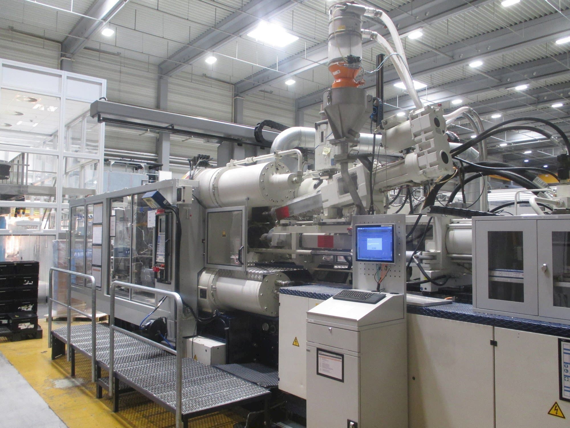 Front view of Krauss Maffei 575-1900-520-C2 machine