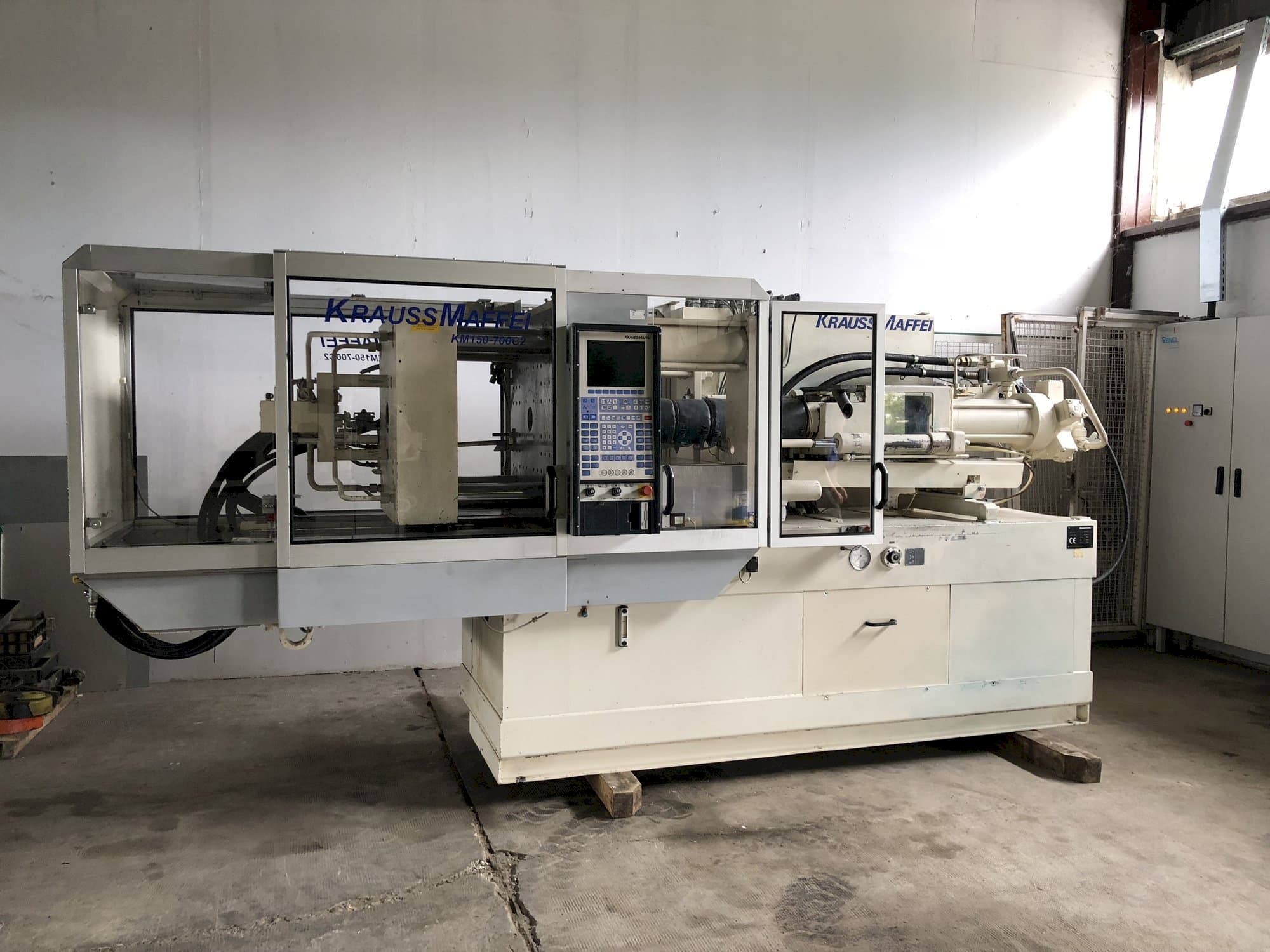 Front view of Krauss Maffei 150-700 C2  machine