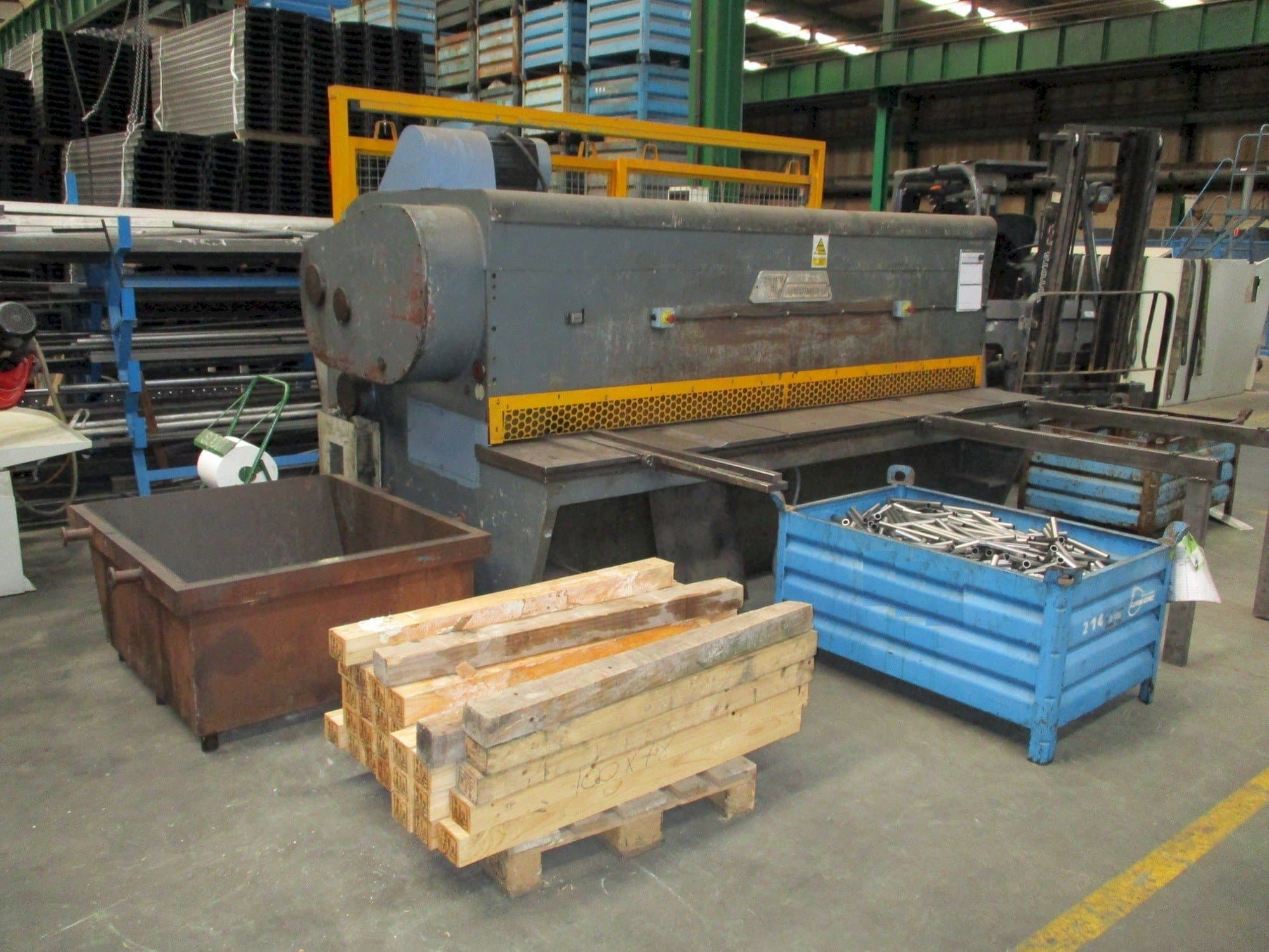 Front view of Taci AC-10/30 machine