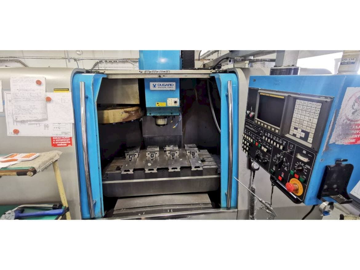 Front view of Dugard EAGLE 1000 VMC-L machine