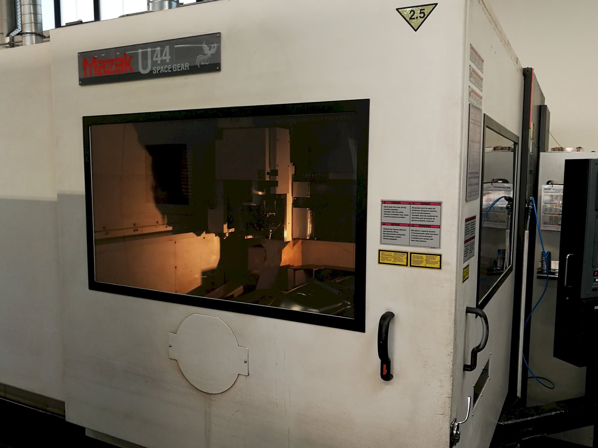 Left view of Mazak Space Gear-U44 Machine