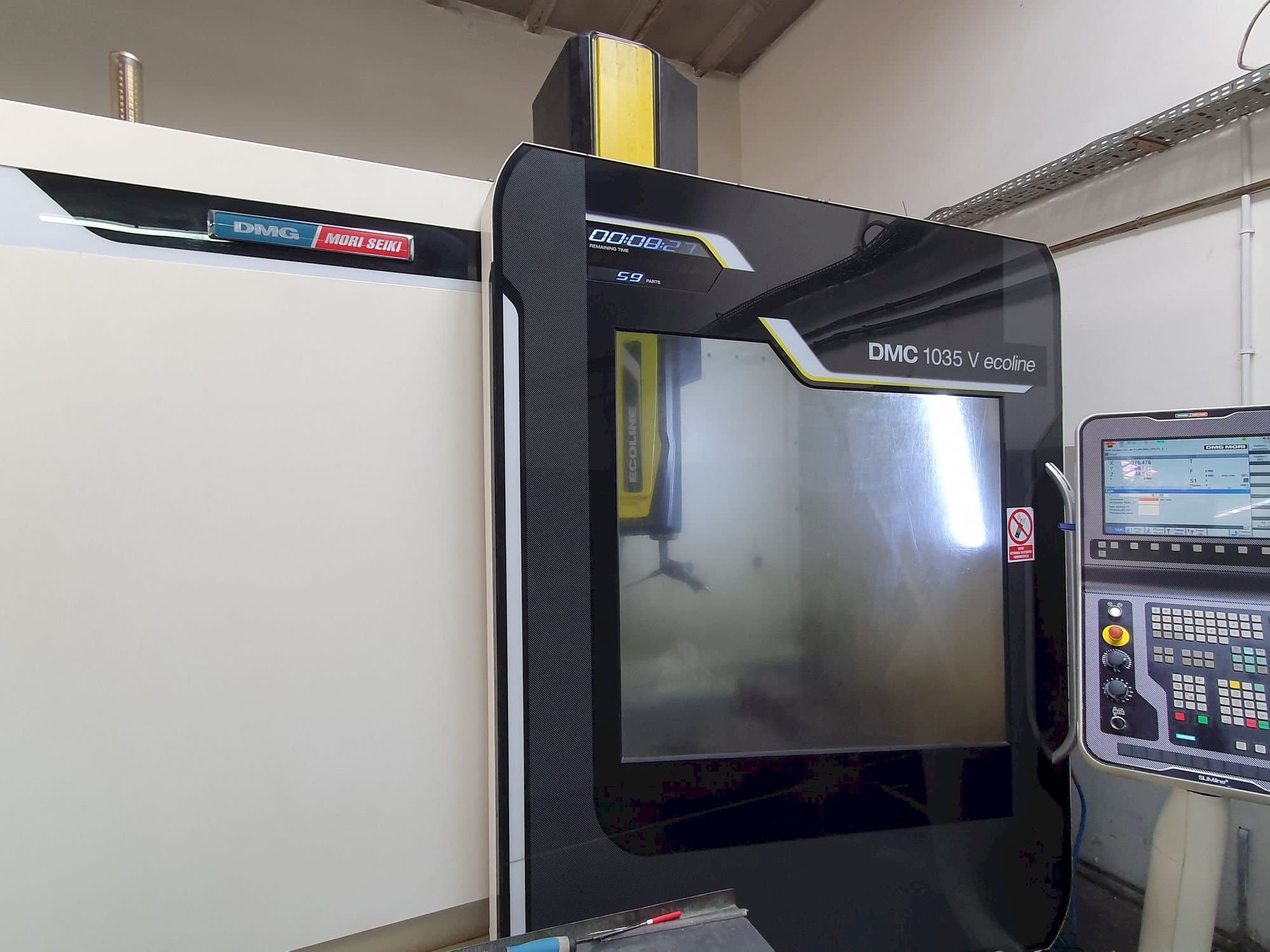 Front view of DMG MORI DMC 1035V Ecoline machine