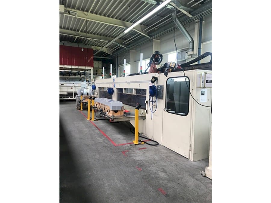 Right side view of MAKA MROB 60 Jet machine