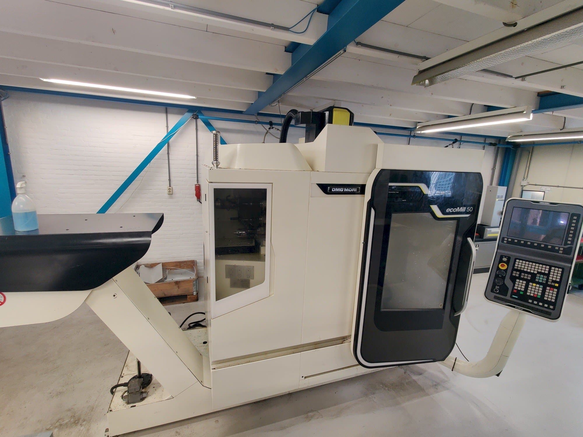 Front view of DMG MORI DMU 50 ecoline machine