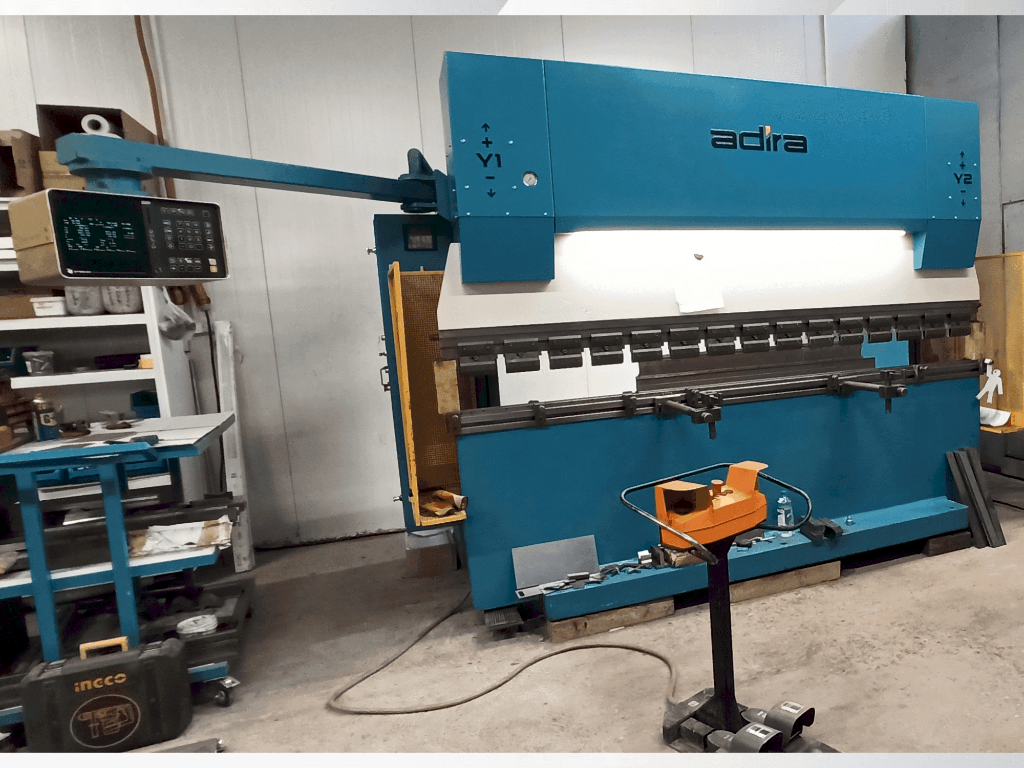 Front view of ADIRA QIH-11030 DNC CR  machine