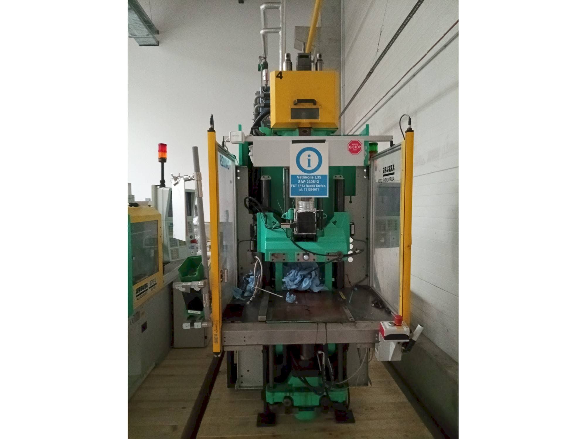 Front view of Arburg Allrounder 275V 250-70 machine