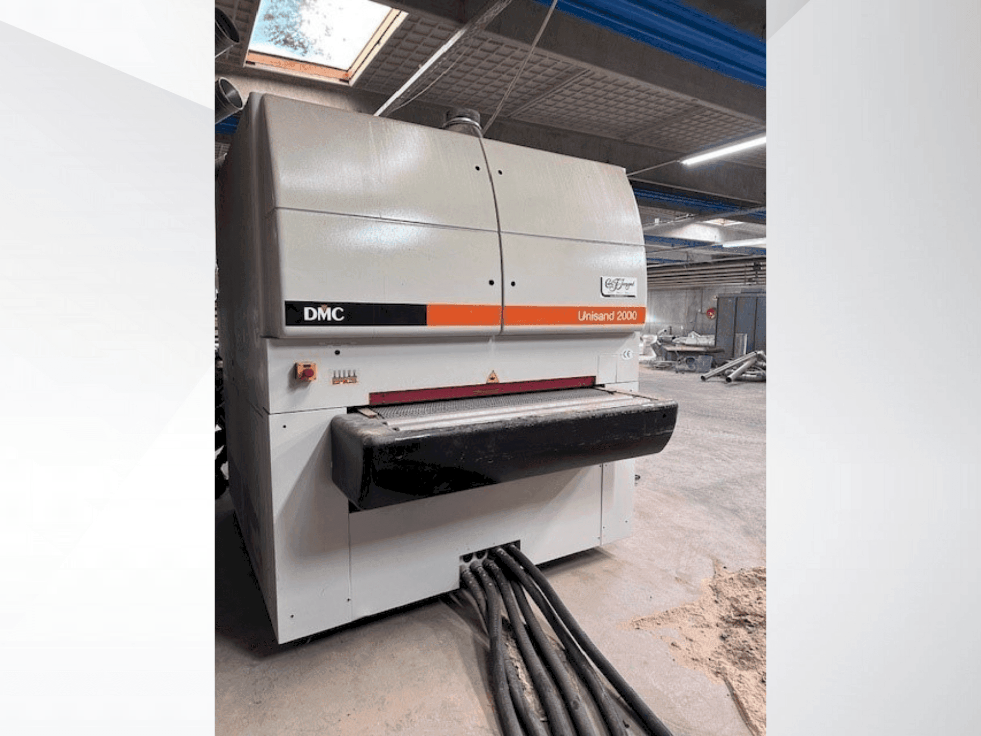 Front view of DMC US 2000 M4  machine