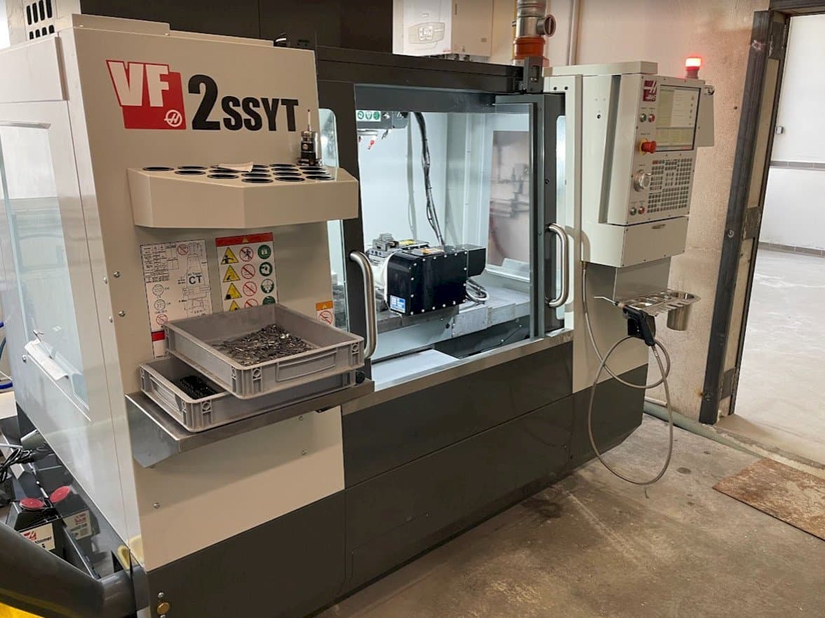 Front view of HAAS VF-2SSYT machine