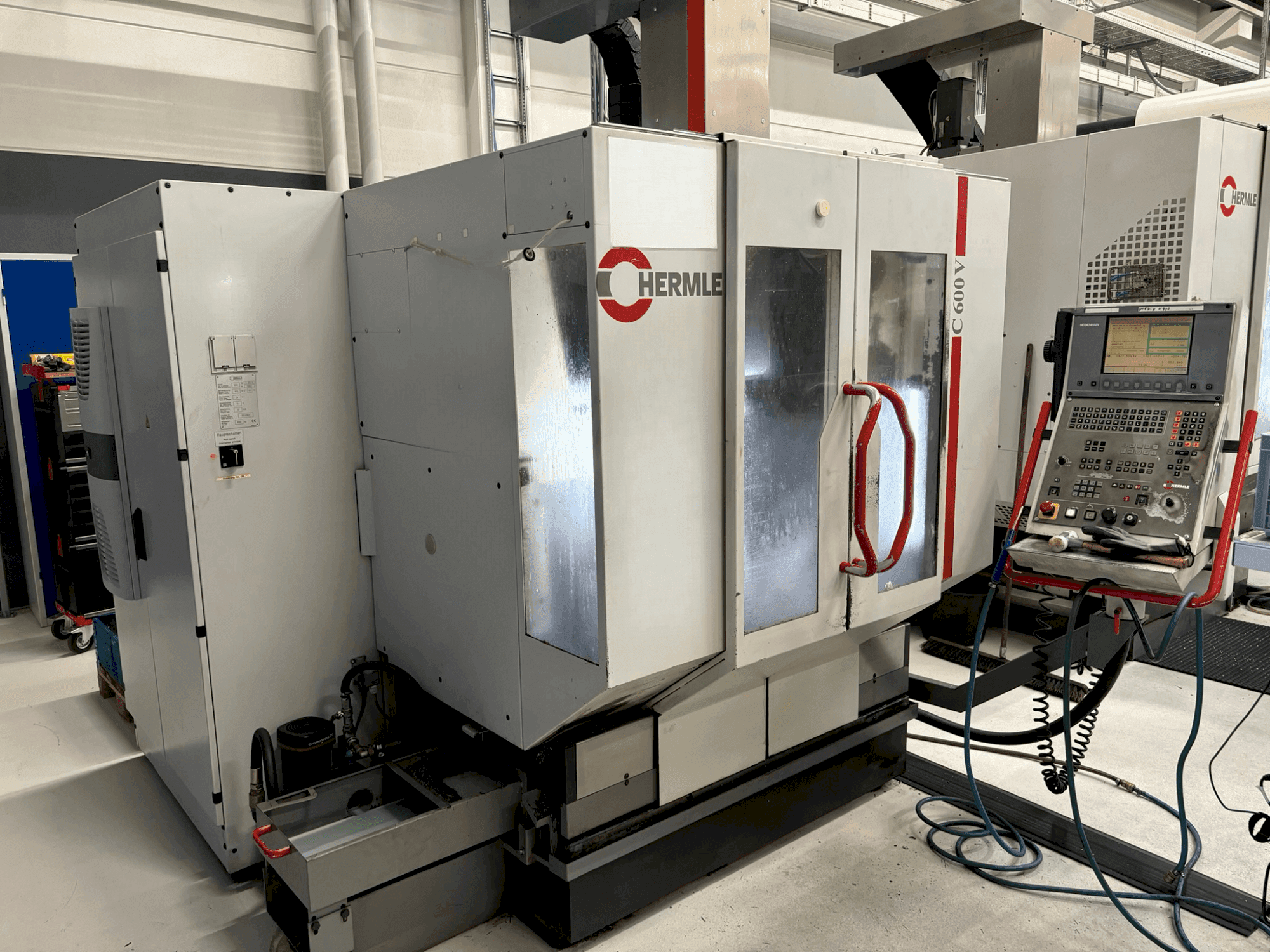 Front view of HERMLE C 600 V  machine