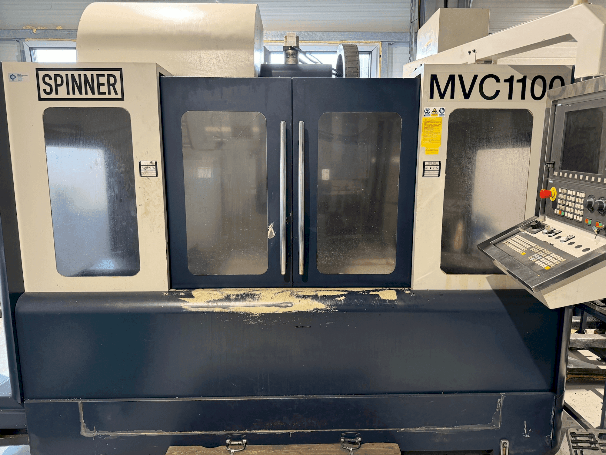 Front view of SPINNER SPINNER VMC 1100  machine