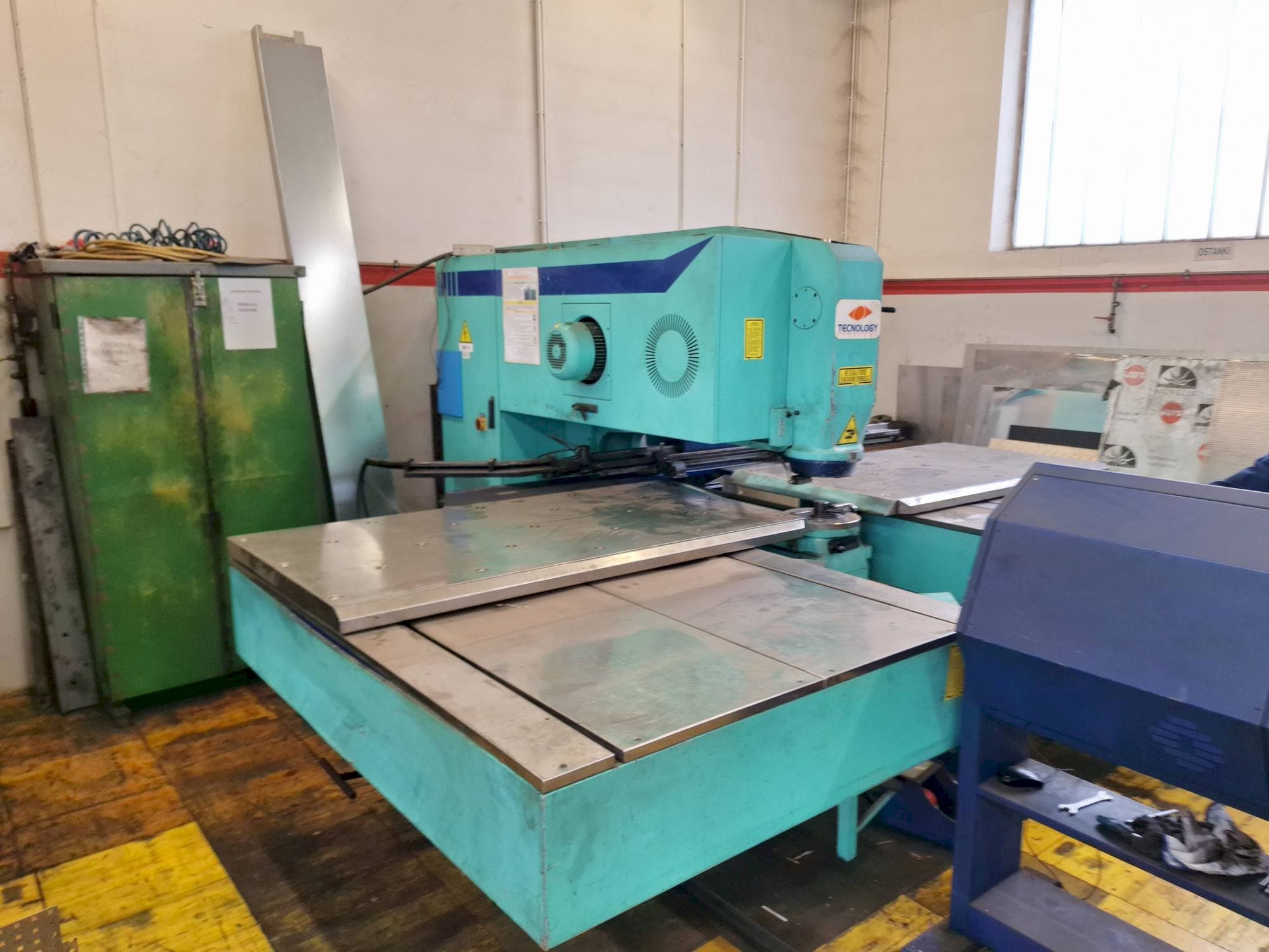 Front view of ITALIAN TECNOLOGY 30 C.S.M. 1000  machine