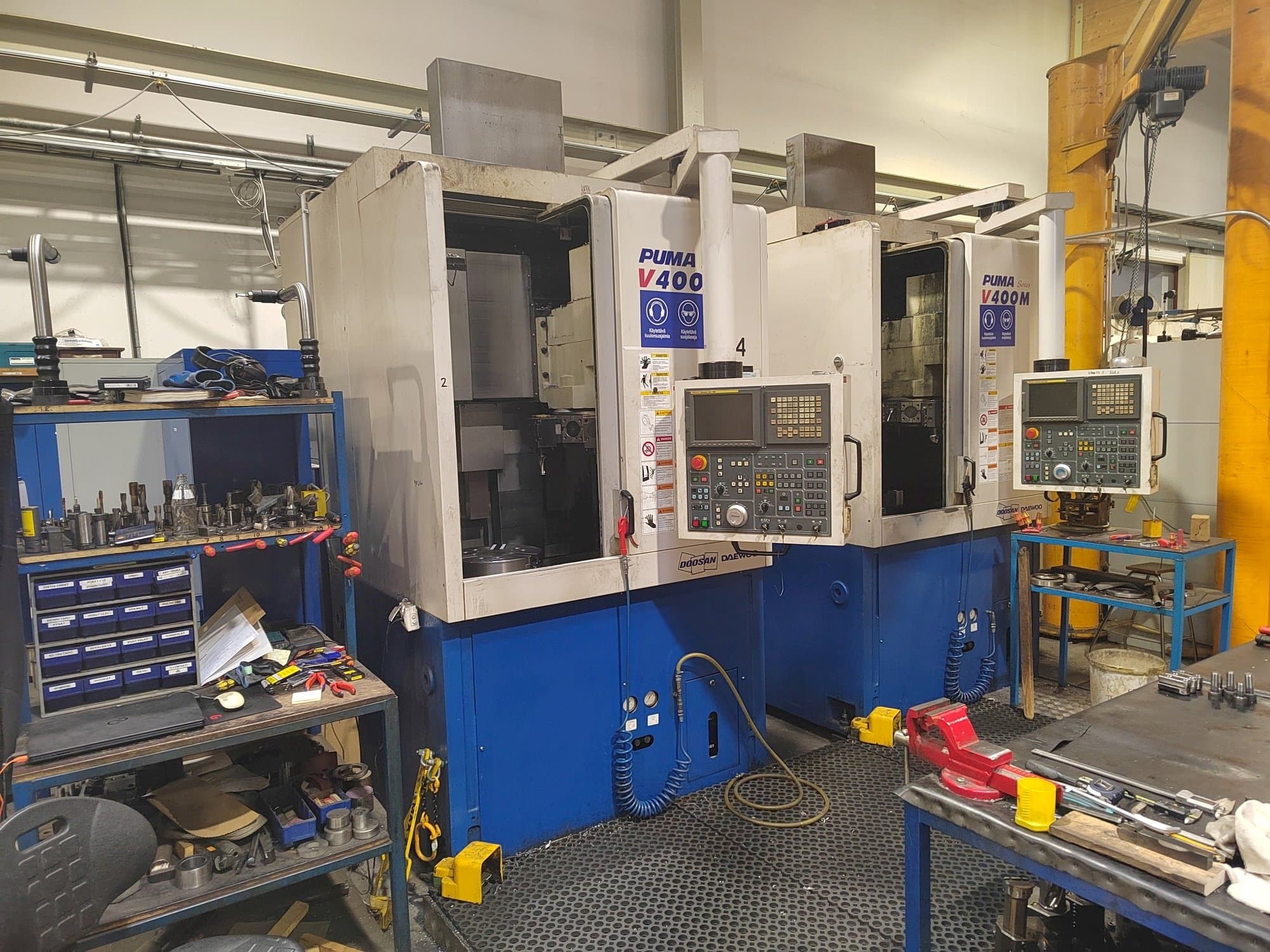 Front view of Doosan Puma V400M  machine