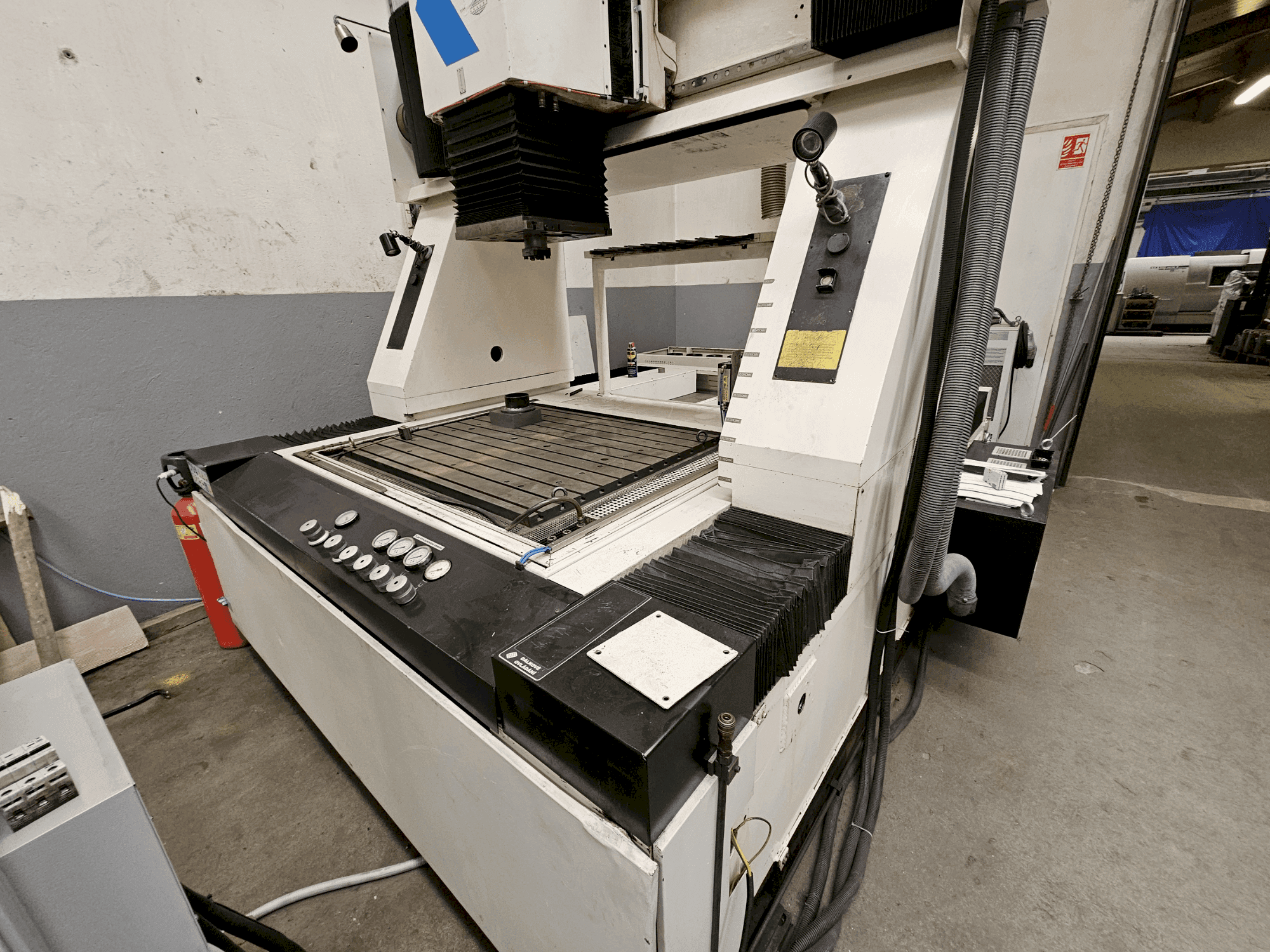 Front view of INGERSOLL IG1300 PENTA machine