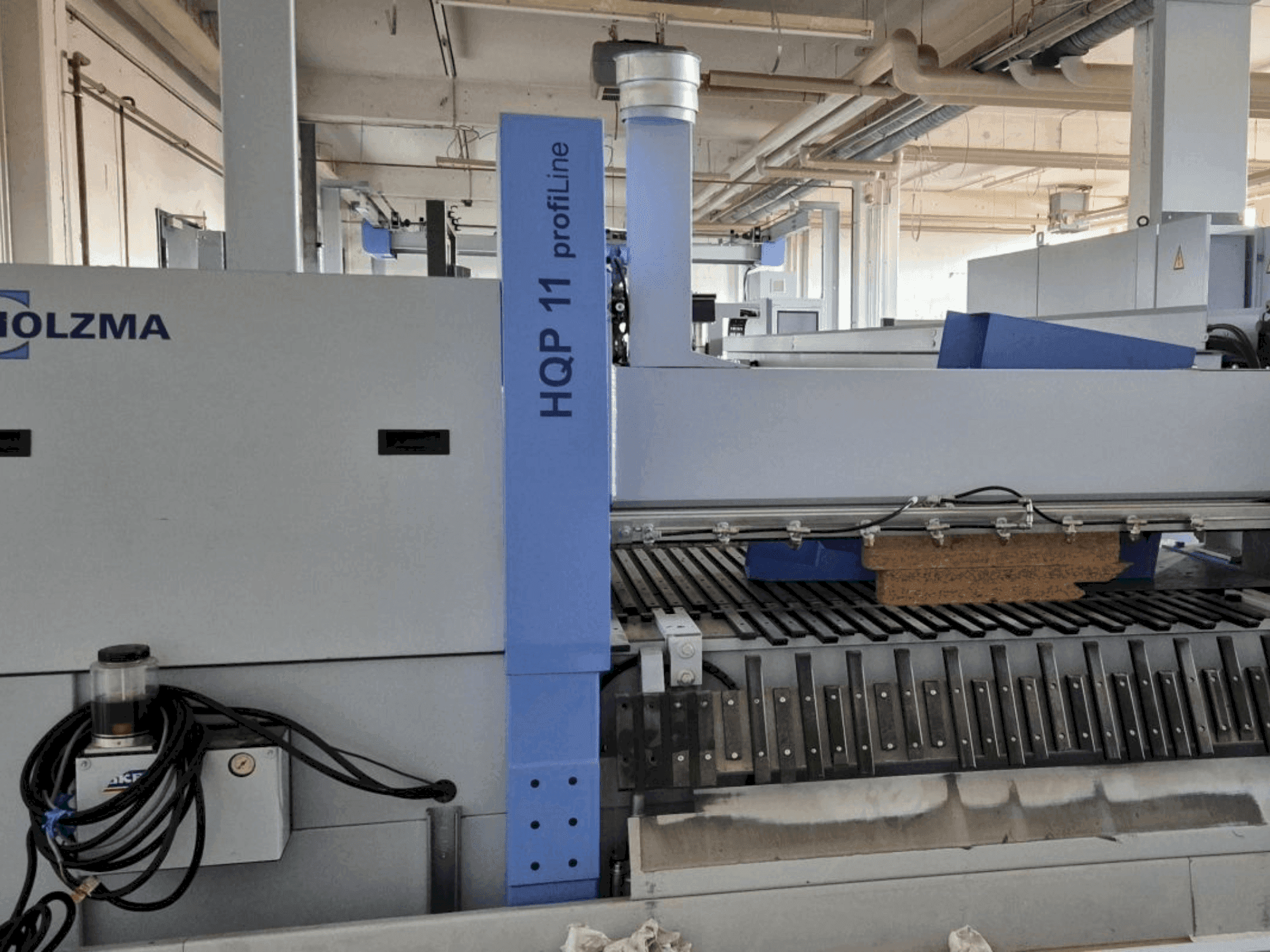 Front view of HOLZMA PROFI HQP 11/16/56/L/X machine