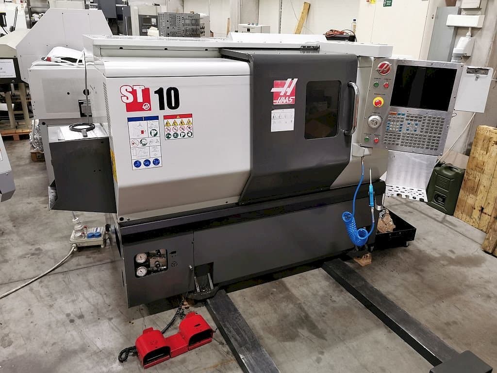 Front view of HAAS ST 10 machine