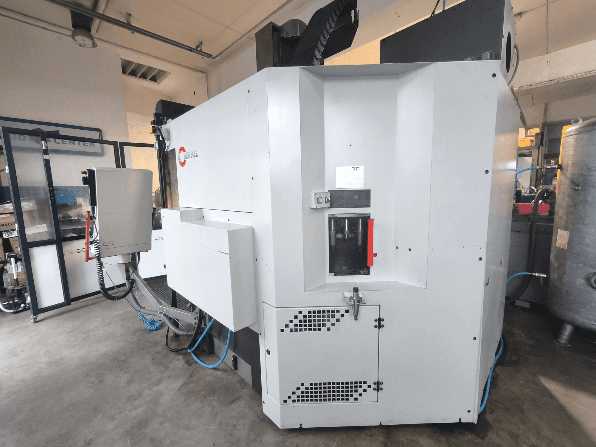 Front view of HERMLE C 600 U  machine