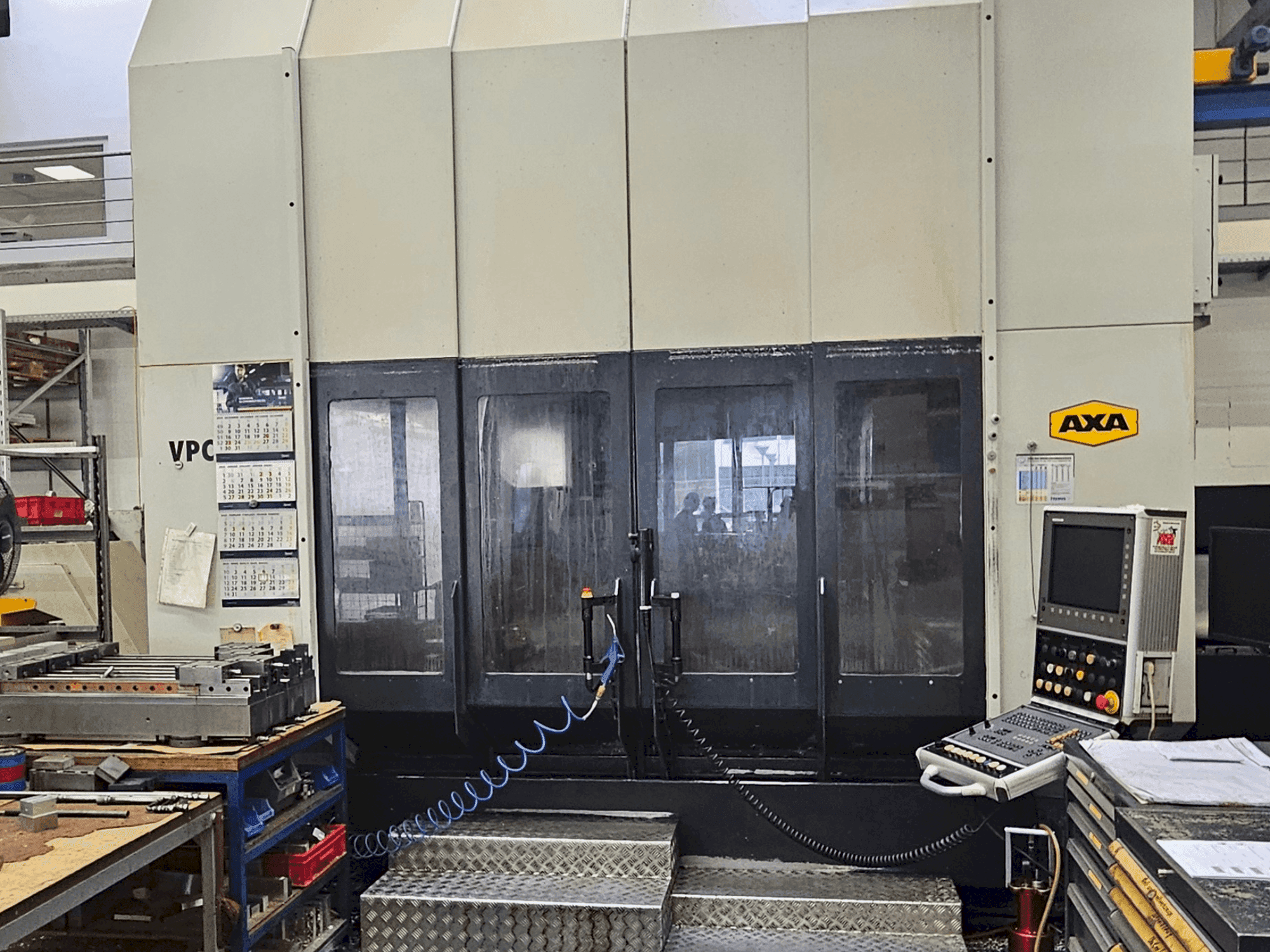 Front view of AXA VPC-40-U  machine