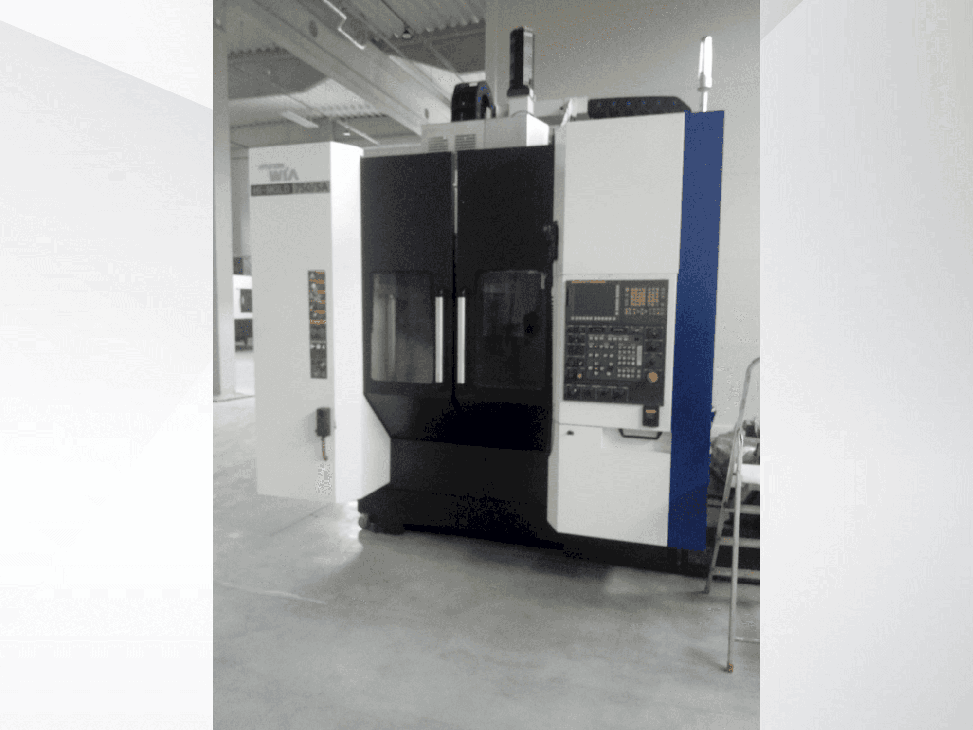 Front view of Hyundai Wia HI-MOLD 750-5A  machine