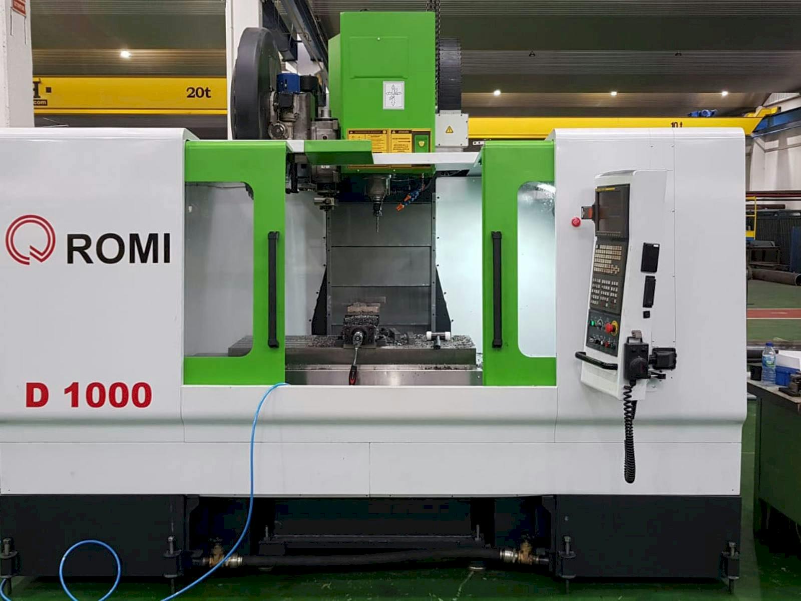 Front view of Romi D 1000  machine