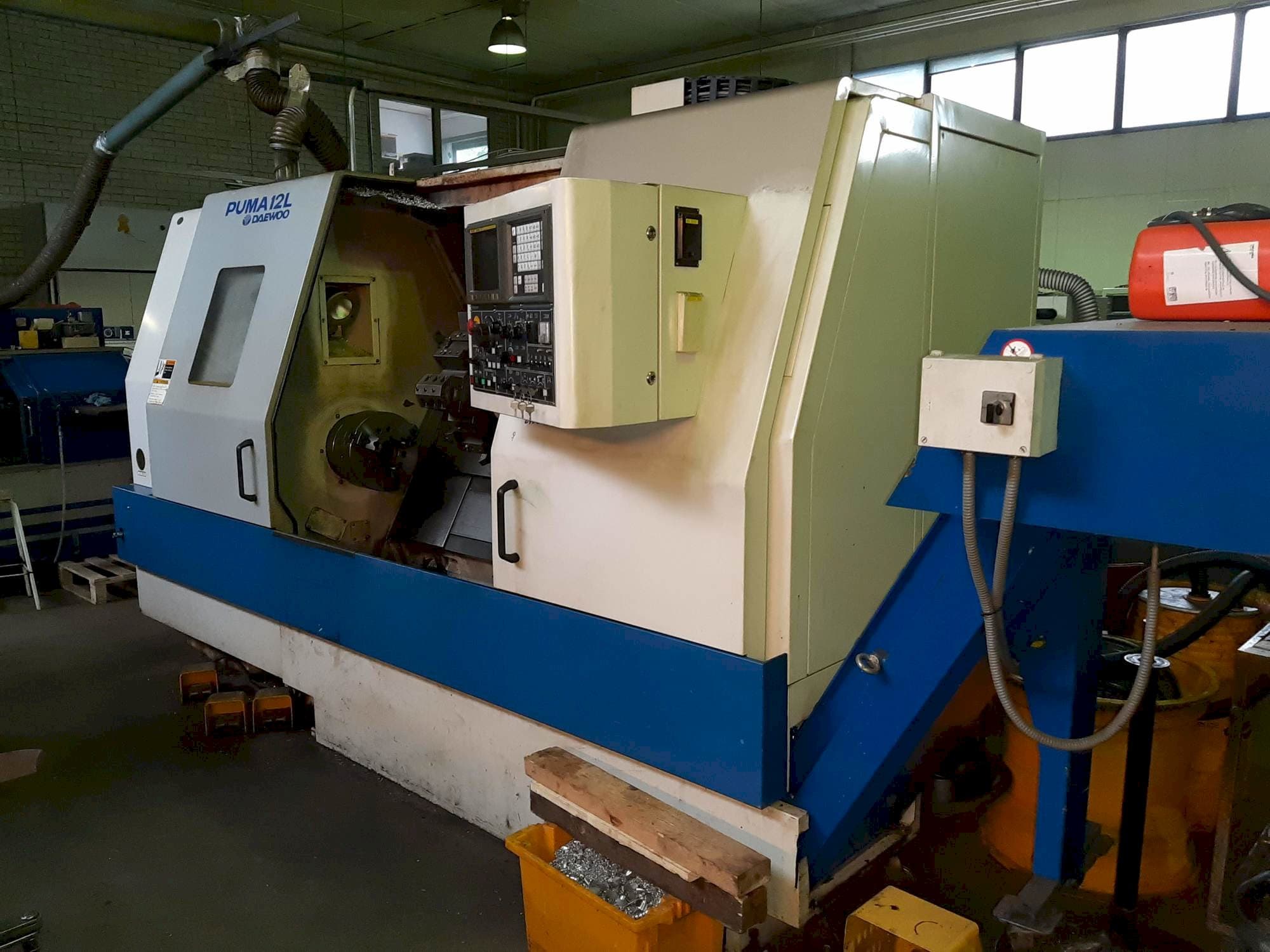 Front view of DAEWOO PUMA 12L machine