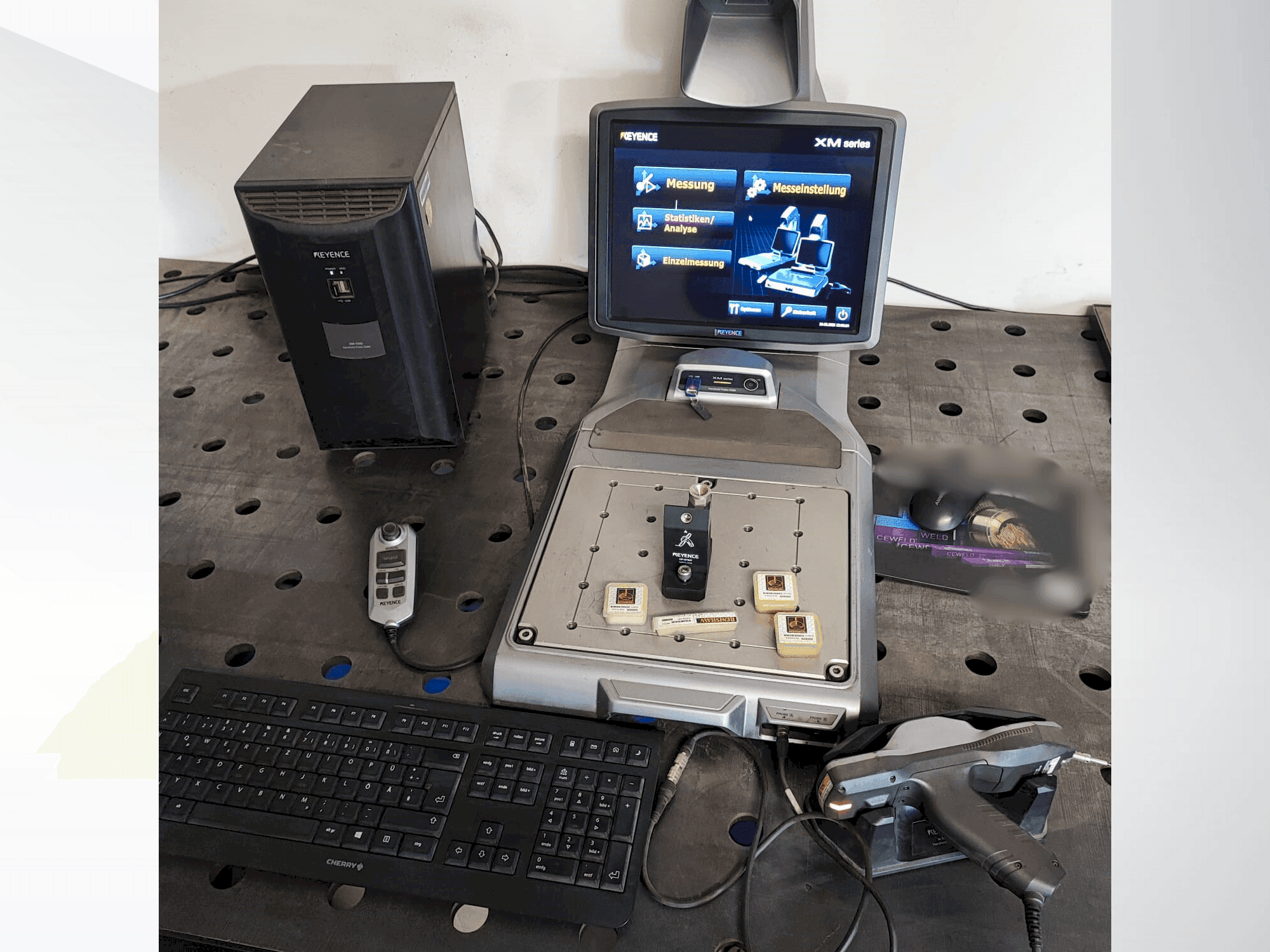 Front view of KEYENCE XM-1000  machine