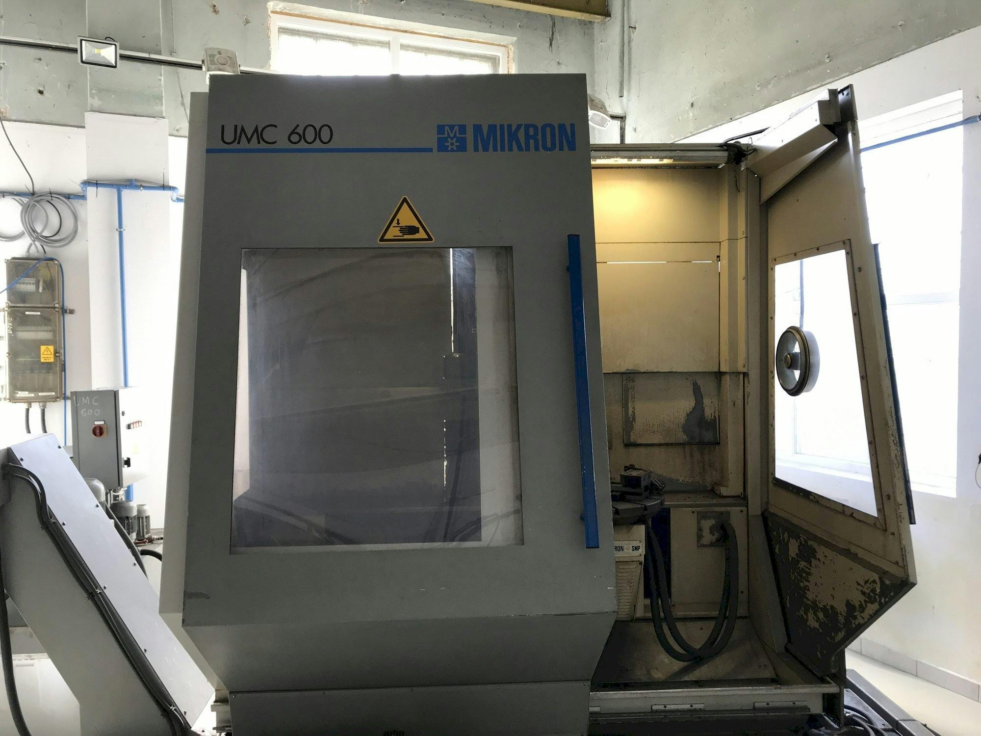 Front view of MIKRON UMC 600  machine