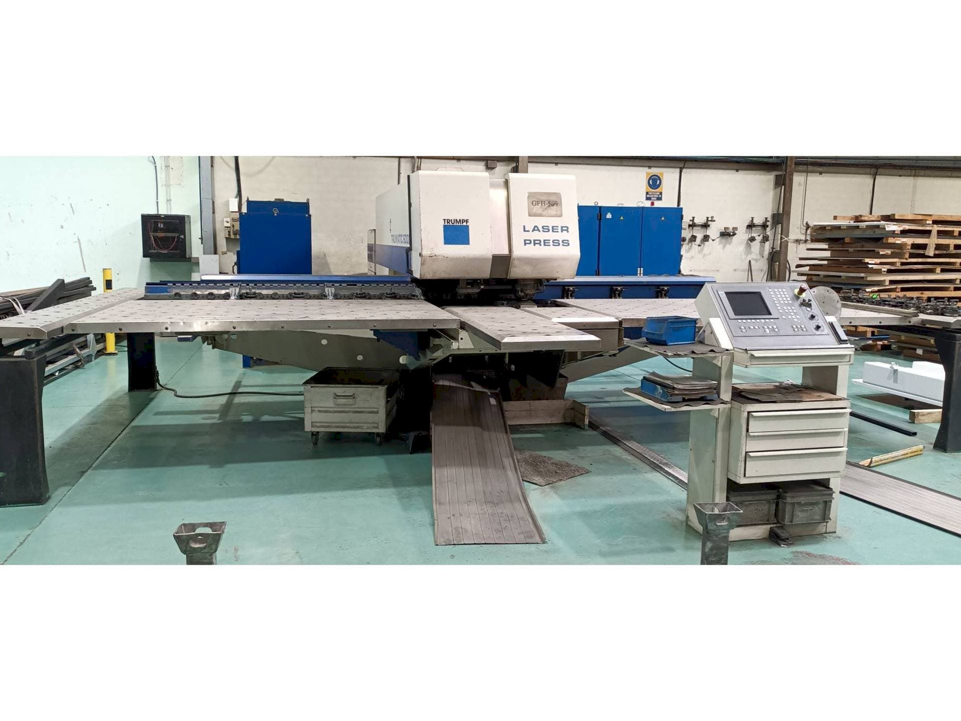 Front view of Trumpf Trumatic 600L machine