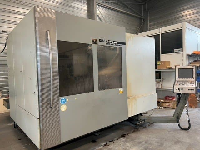 Front view of DMG Deckel Maho 104 V linear  machine