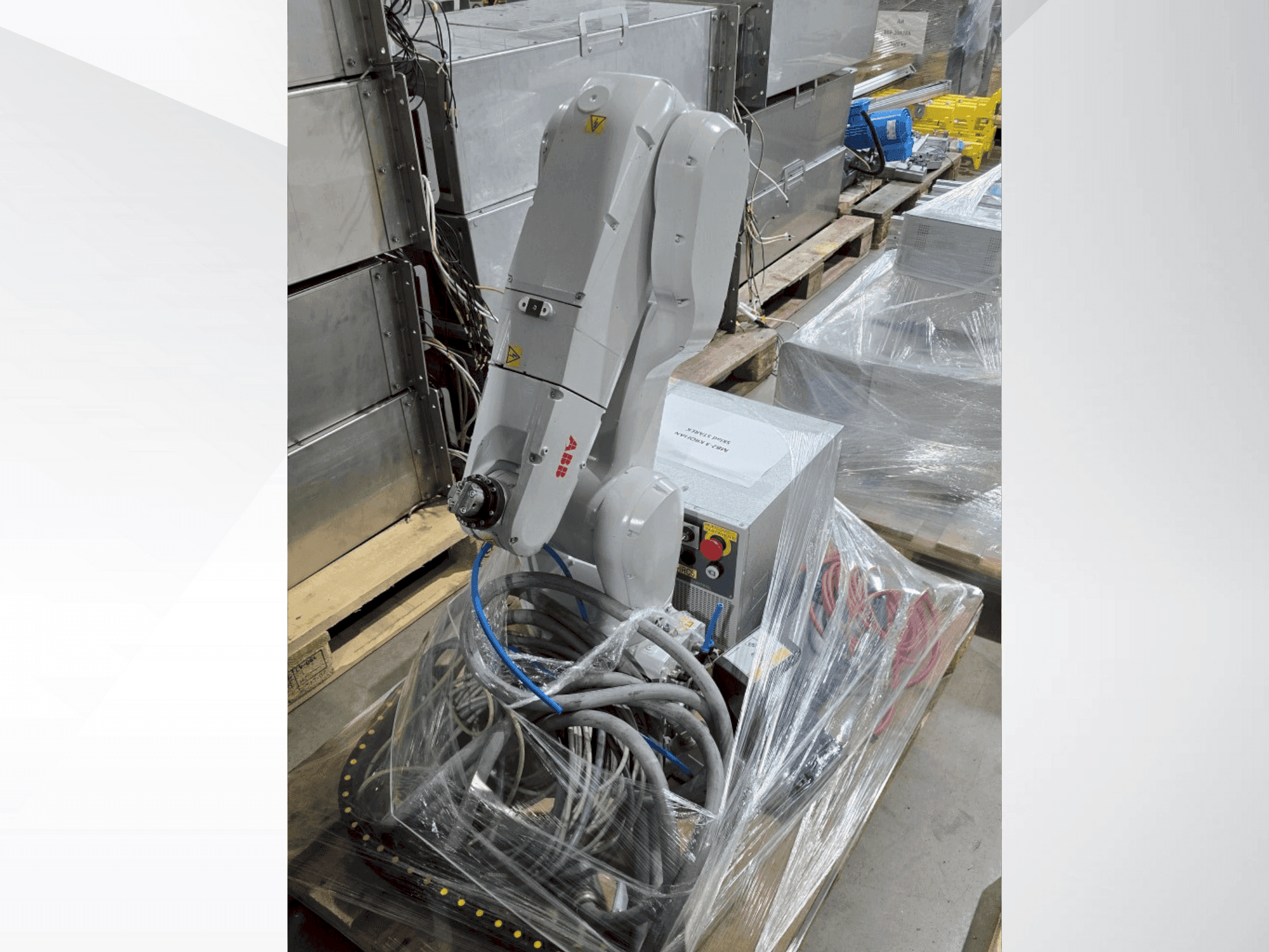 Front view of ABB IRB 1200-5/0.9 (2023)  machine