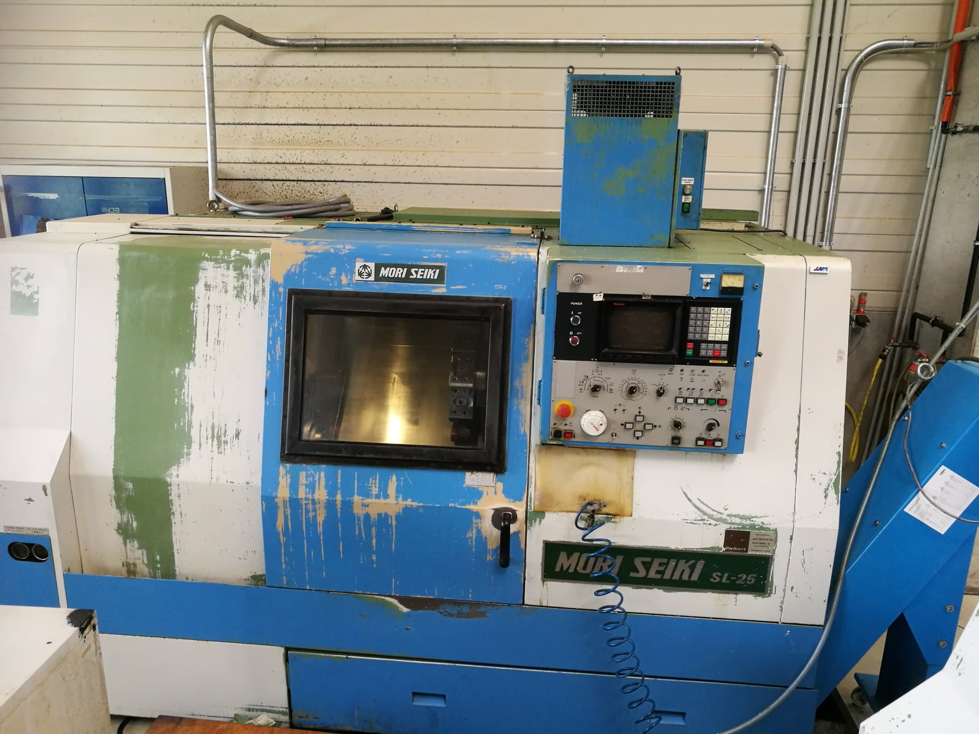 Front view of MORI SEIKI SL-25A/500 Machine