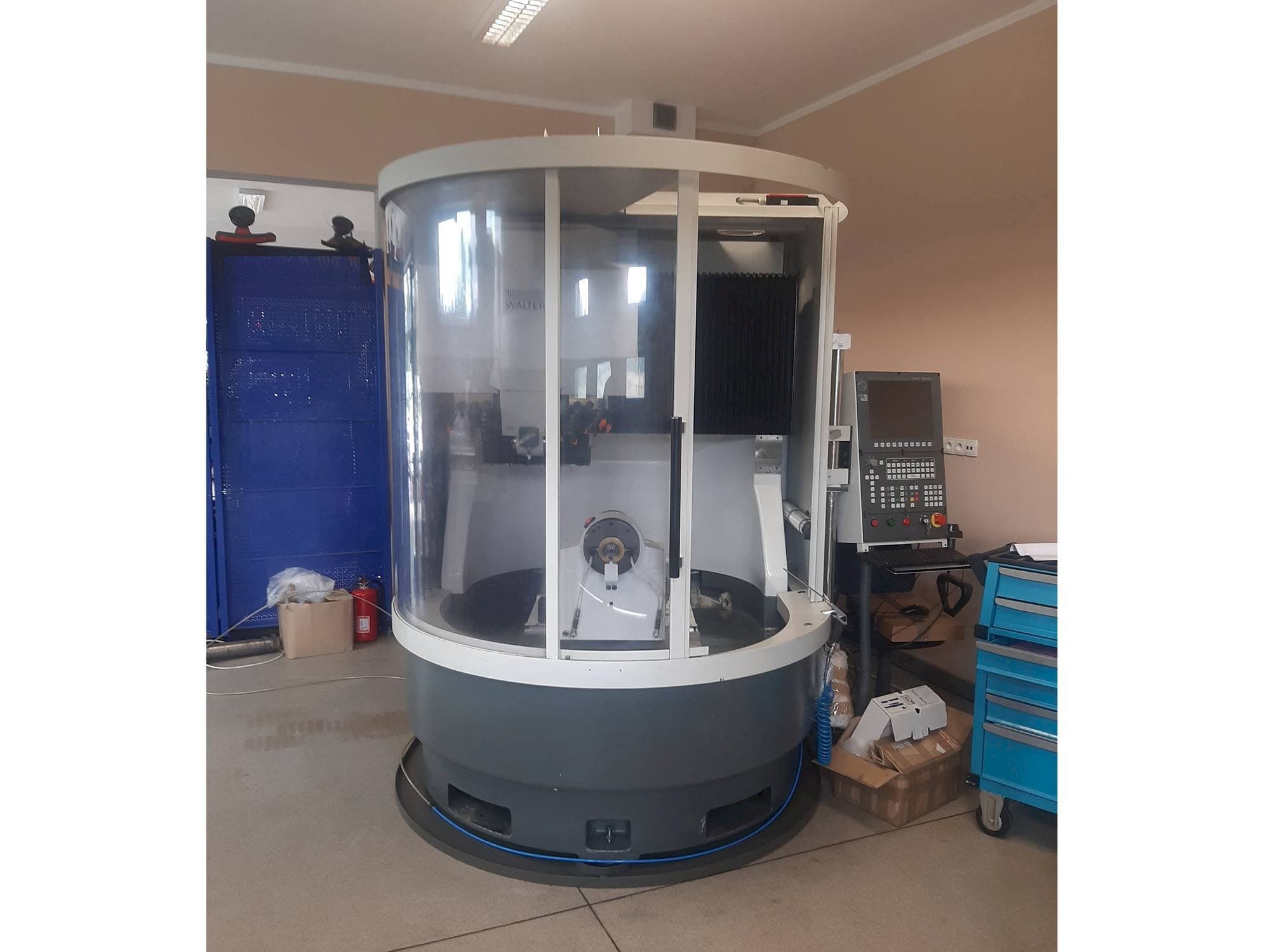 Front view of Walter machine