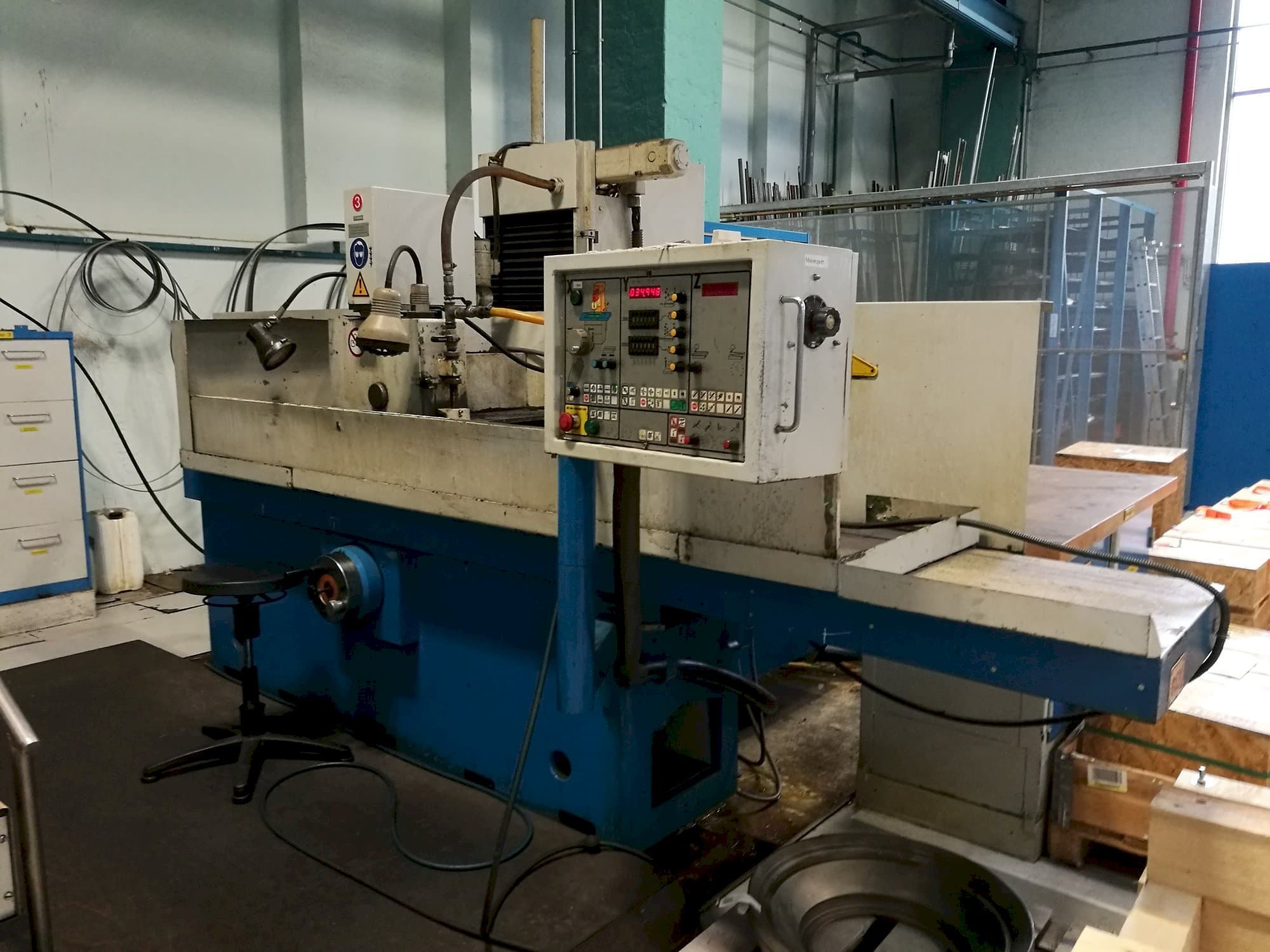 Front view of ELB Optimal 4 VA II machine