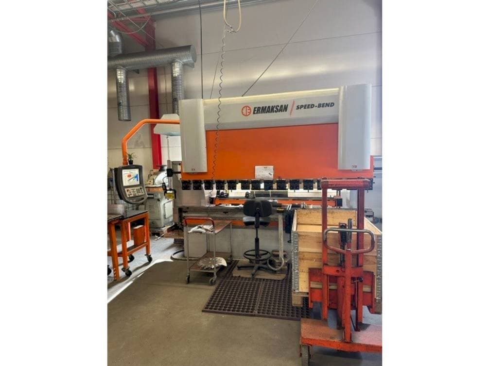 Front view of ERMAKSAN Speedbend 3135 machine