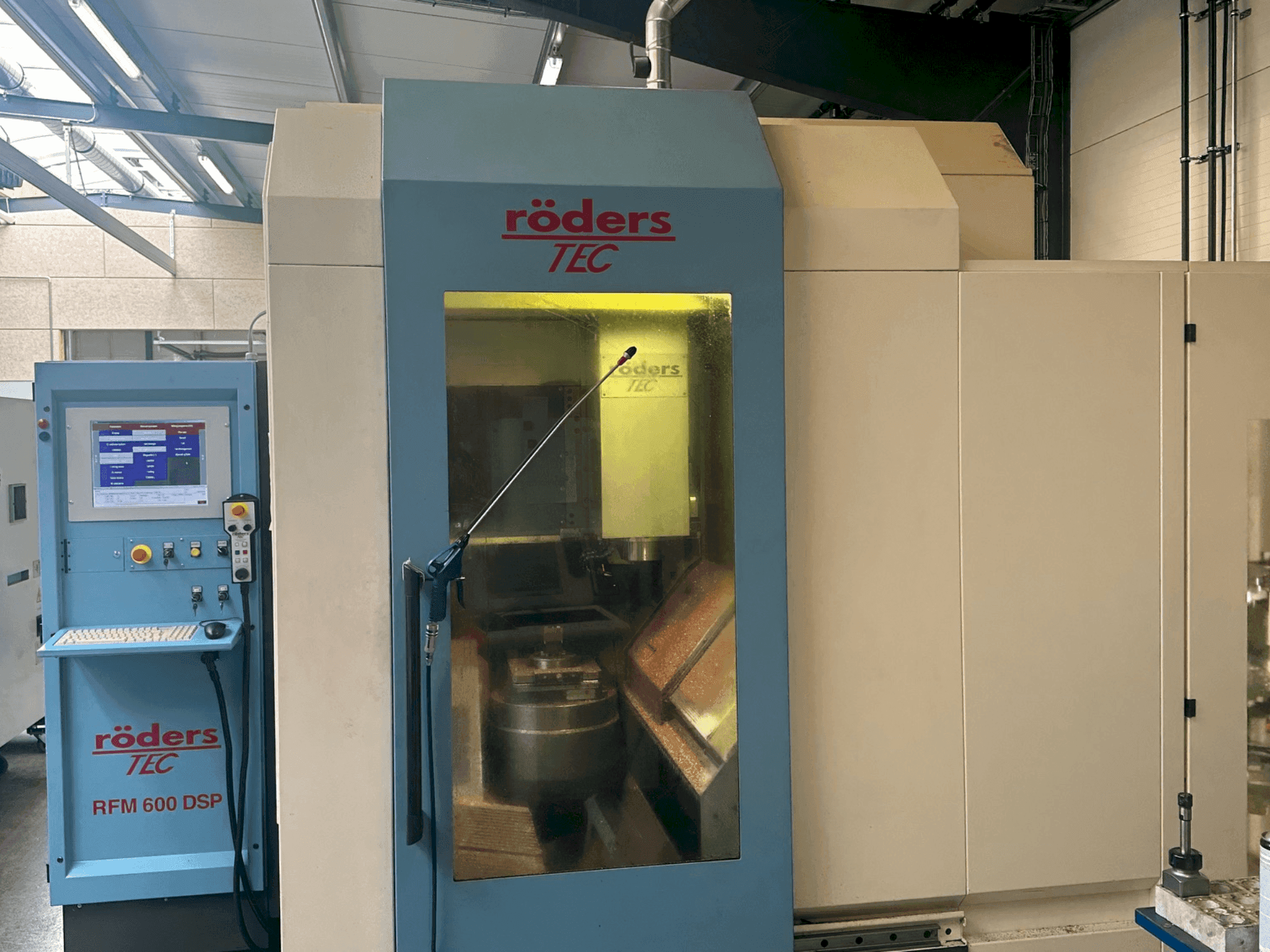Front view of Roders RFM 600 DSP  machine