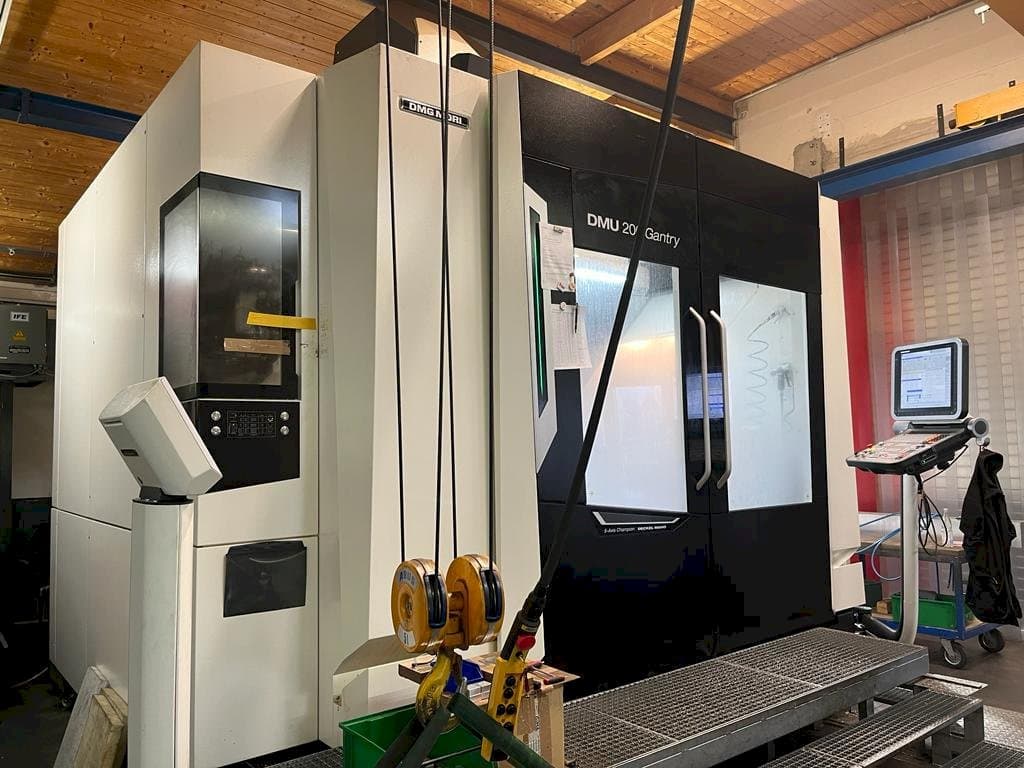 Front view of DMG MORI DMU 200 Gantry  machine