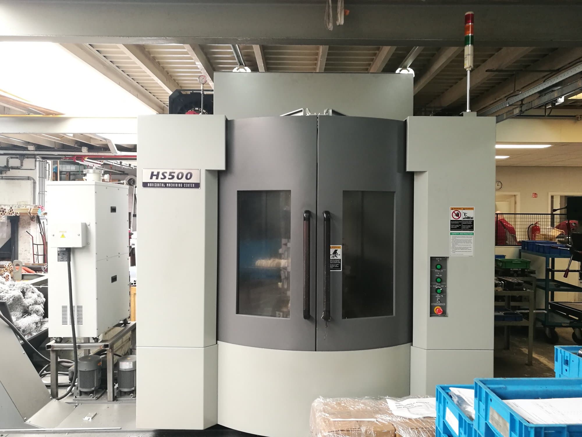 Front view of Hyundai Kia HS500 Machine