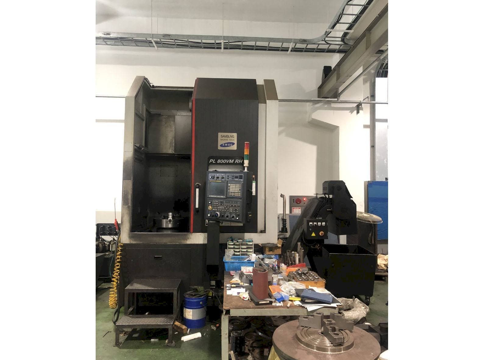 Front view of SMEC PL 800VM RH machine