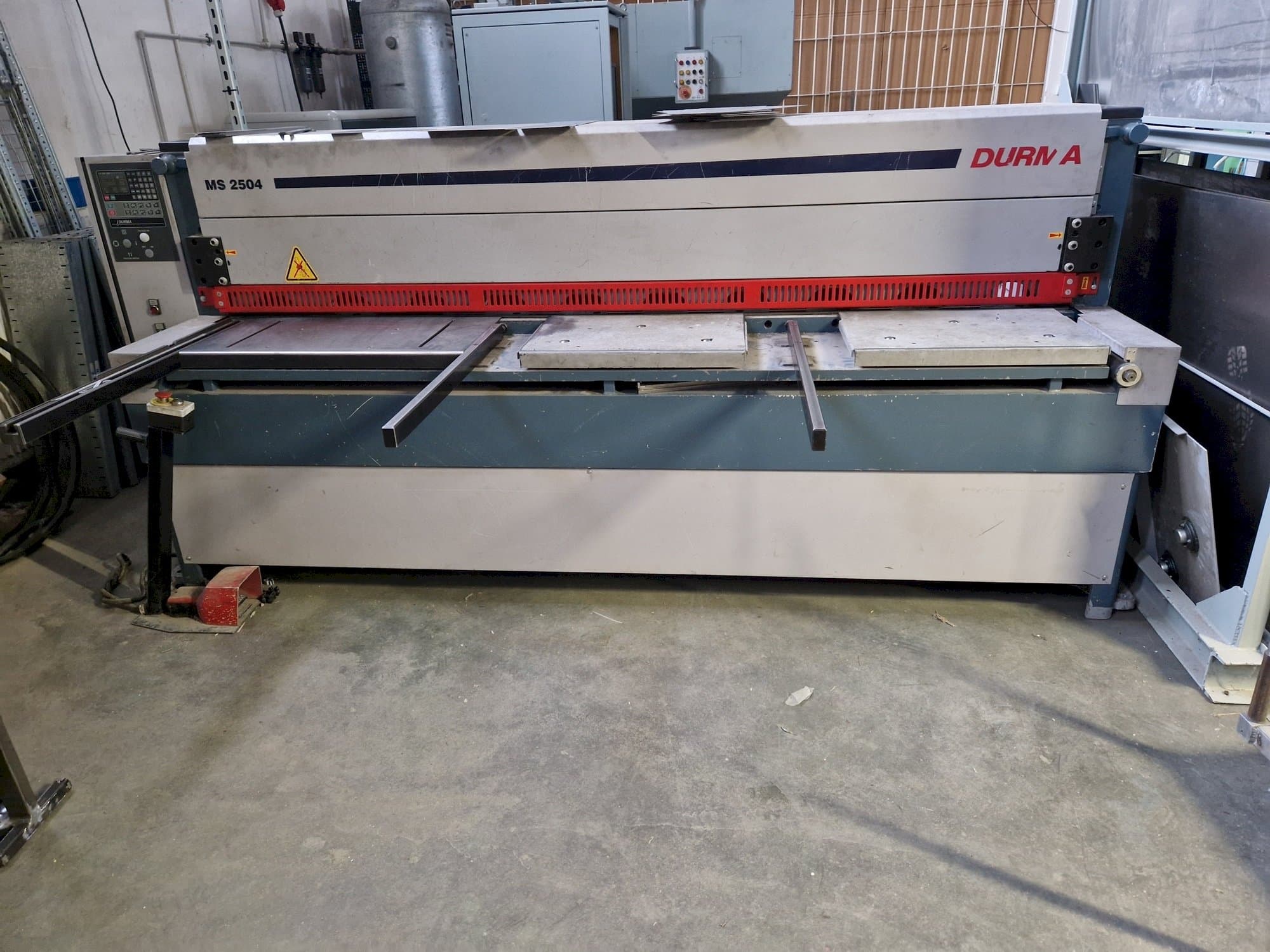 Front view of Durma MS 2504  machine