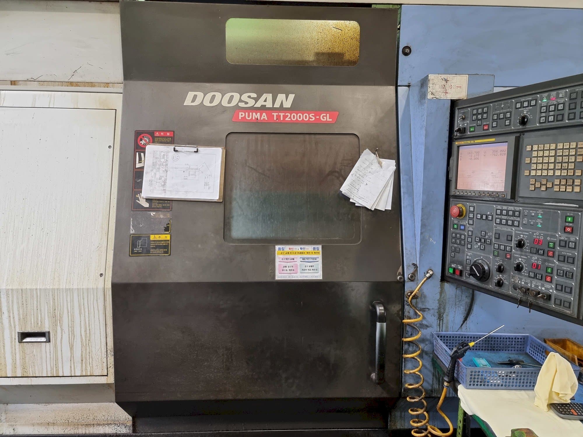 Front view of Doosan PUMA TT2000S-GL machine
